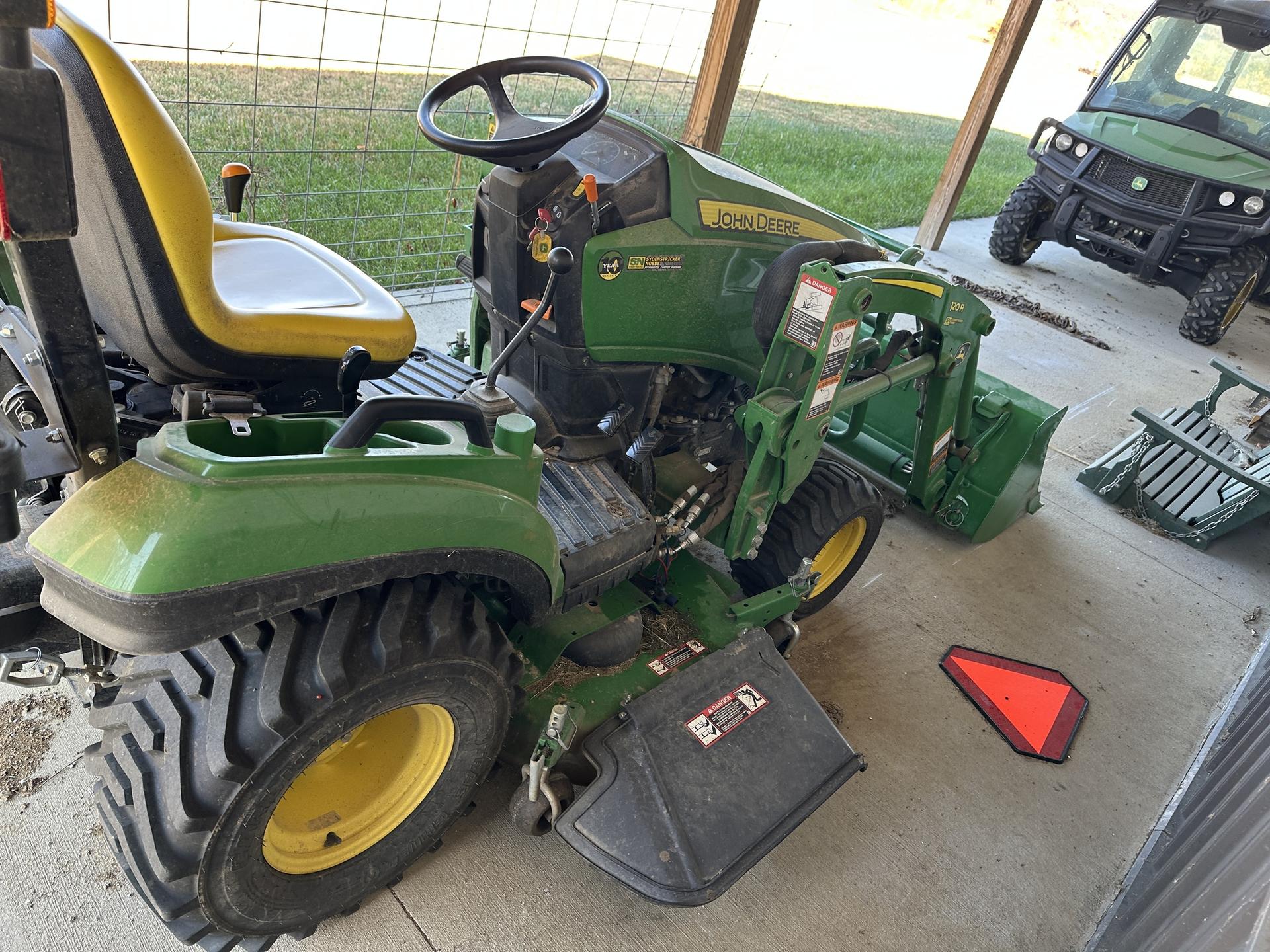 2022 John Deere 1023E Image