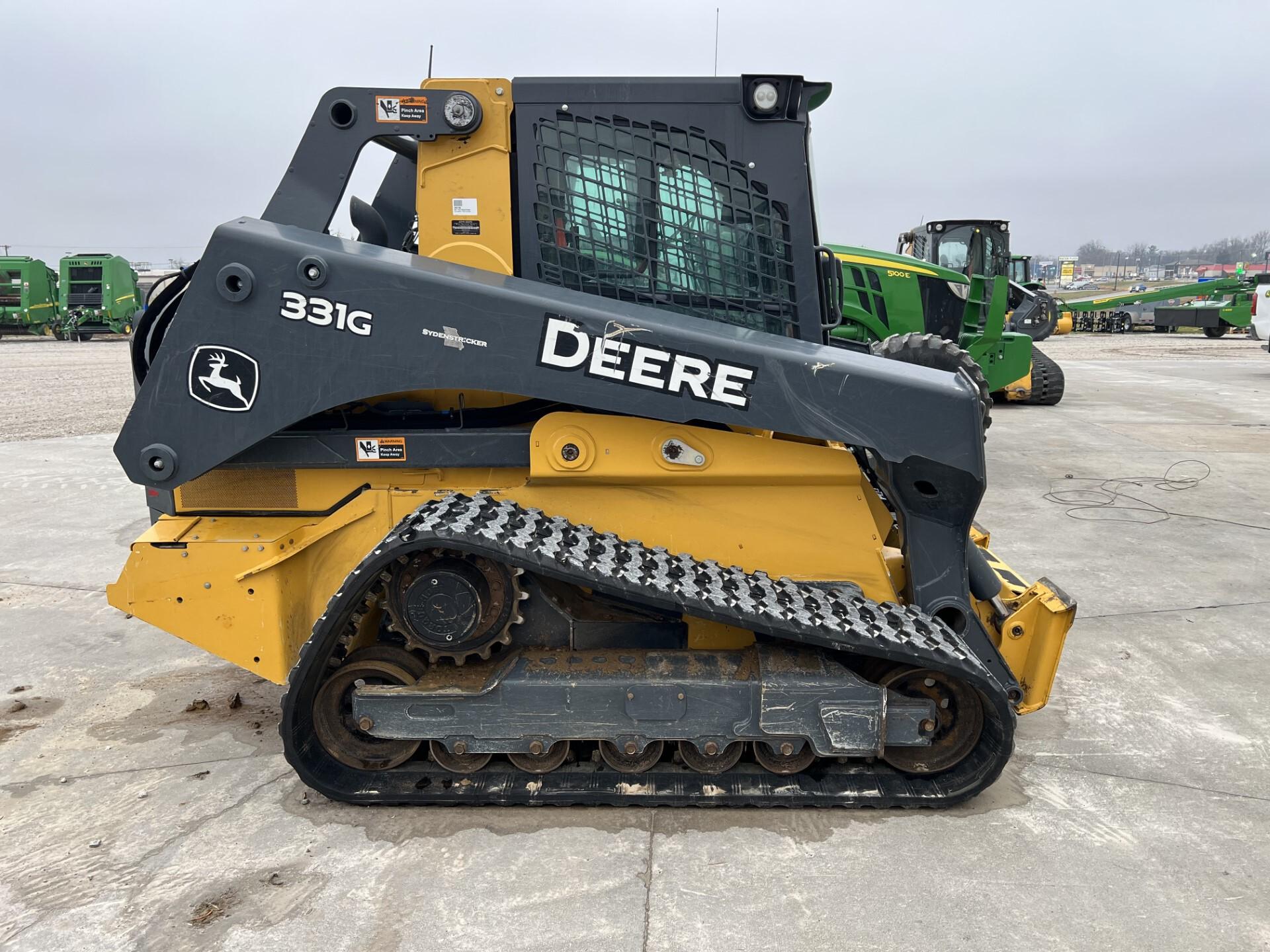 2019 John Deere 331G