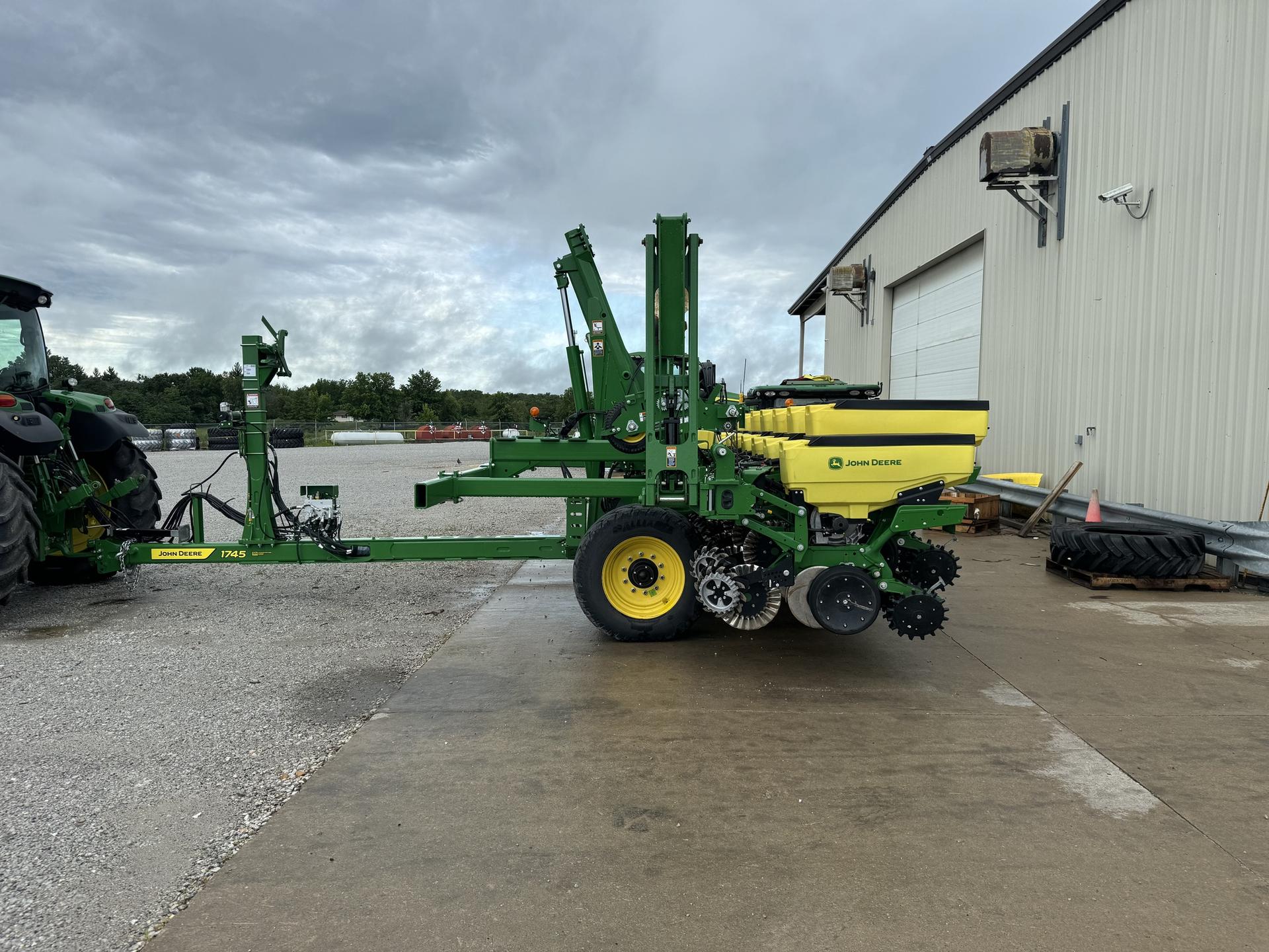 2024 John Deere 1745