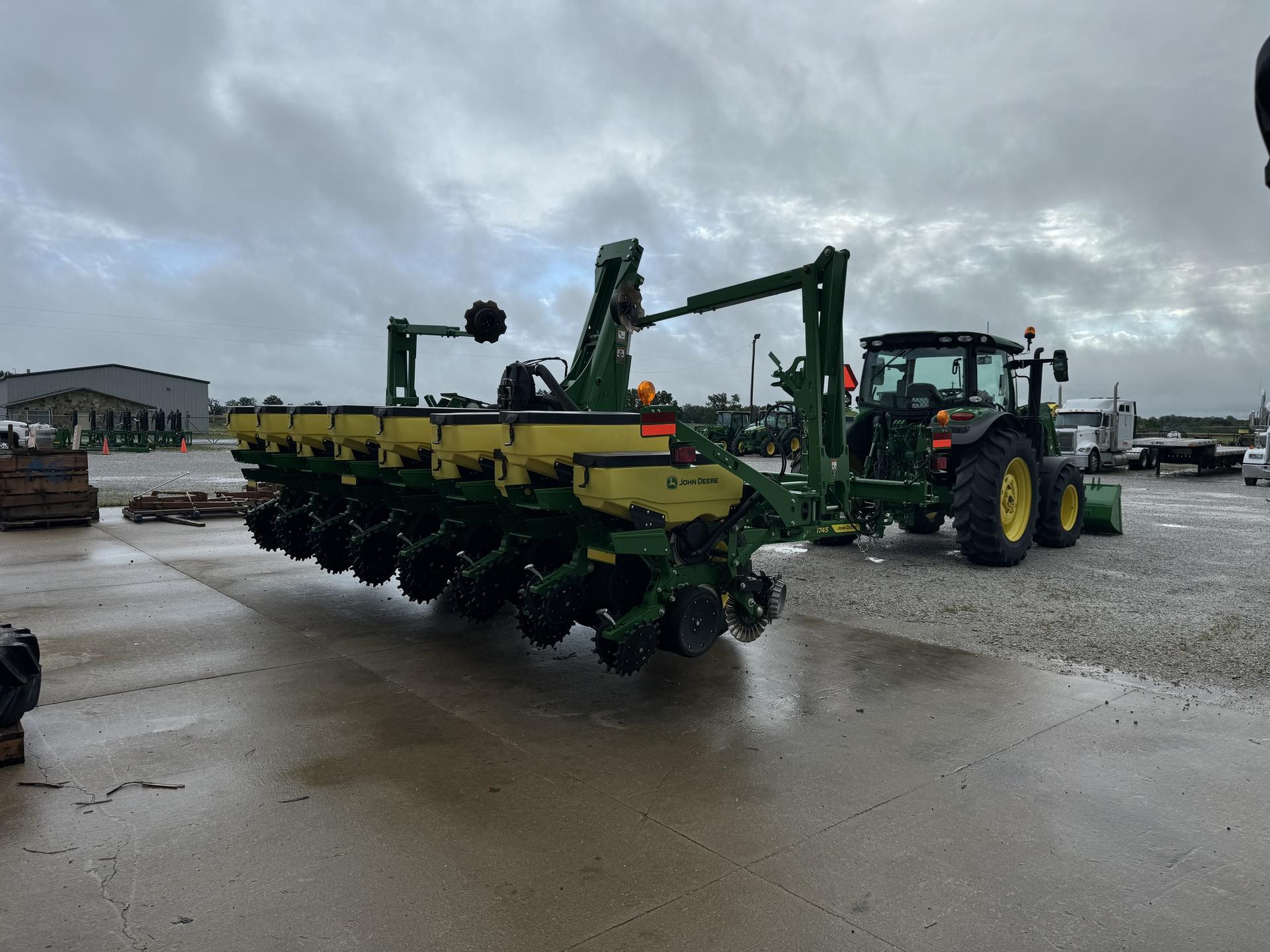 2024 John Deere 1745