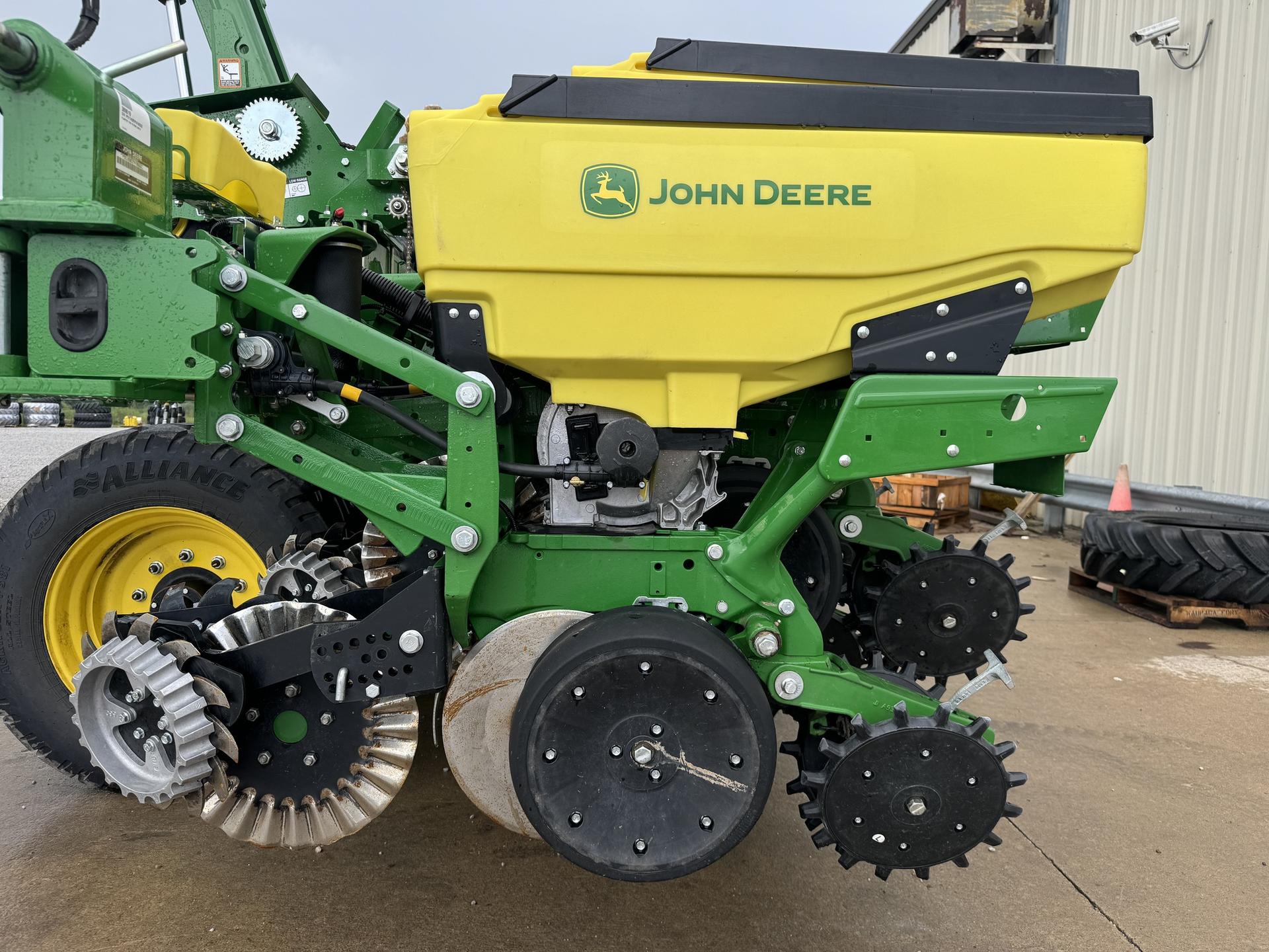 2024 John Deere 1745