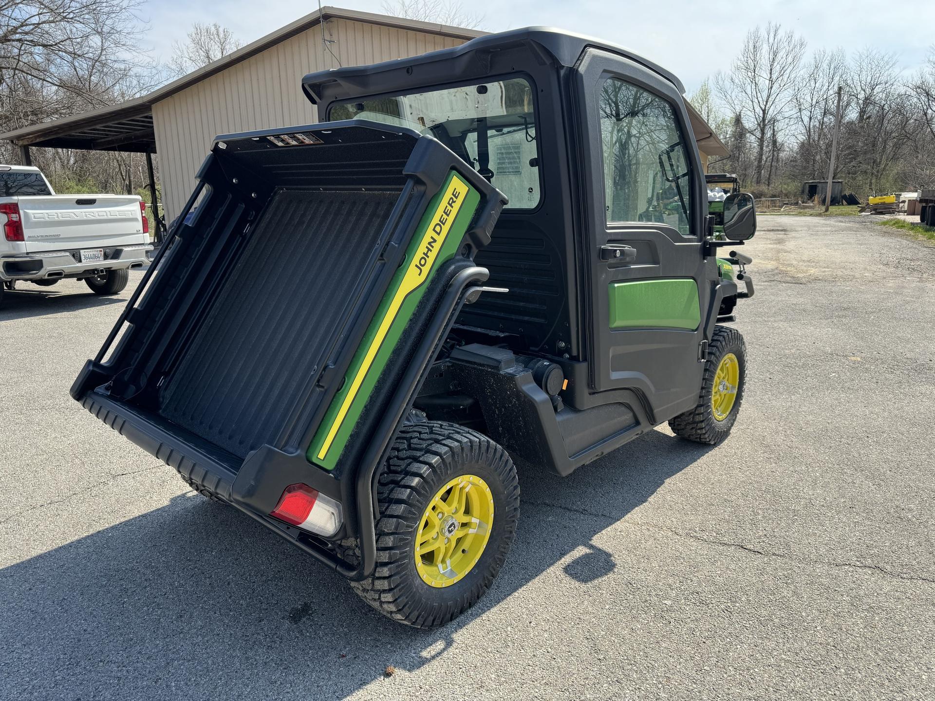 2024 John Deere XUV 835M Image