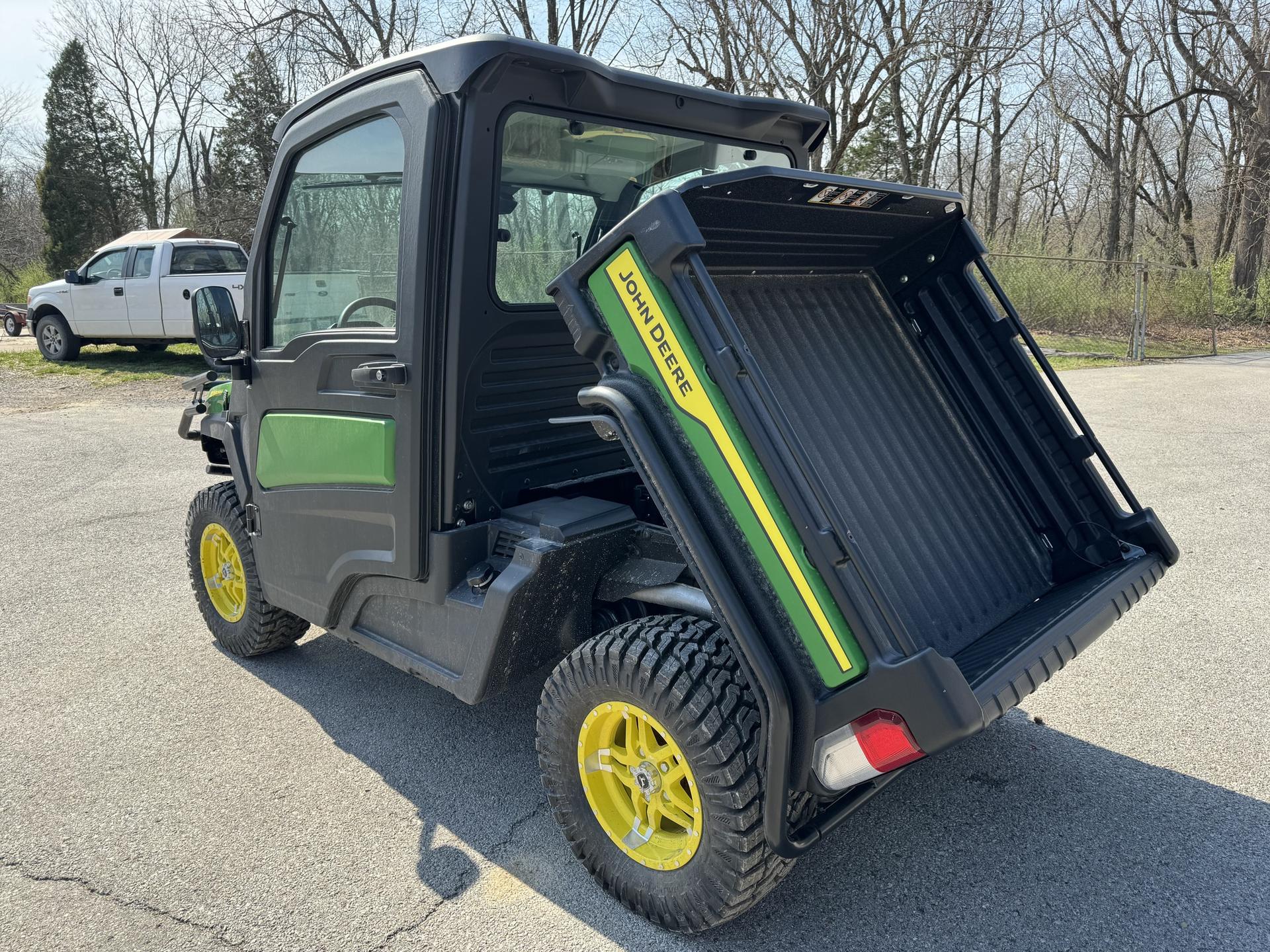 2024 John Deere XUV 835M Image