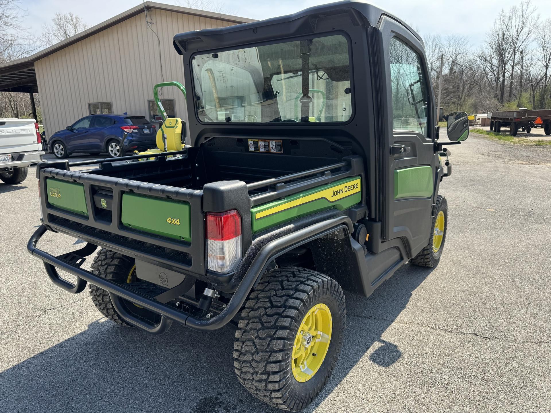 2024 John Deere XUV 835M Image