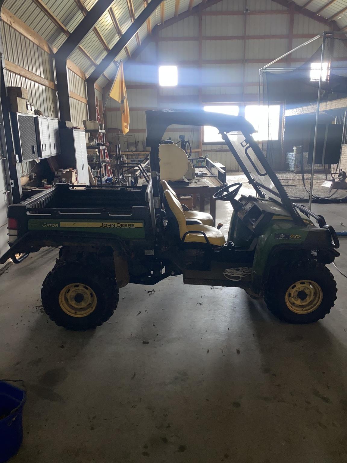 2012 John Deere XUV 825I GREEN