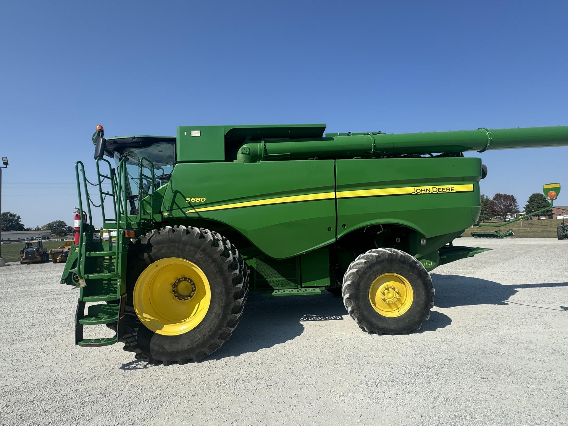 2017 John Deere S680