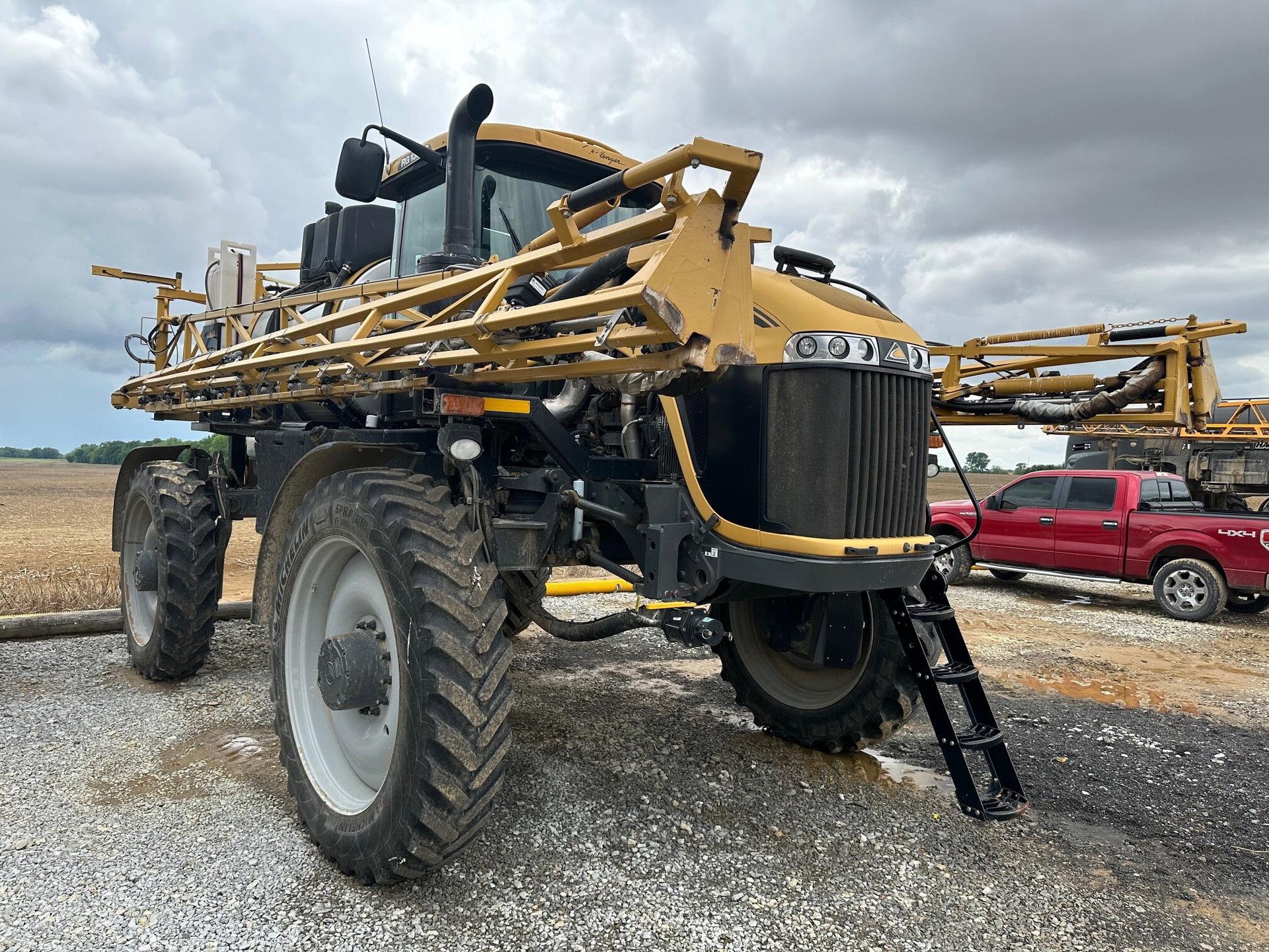 2017 RoGator RG1300B