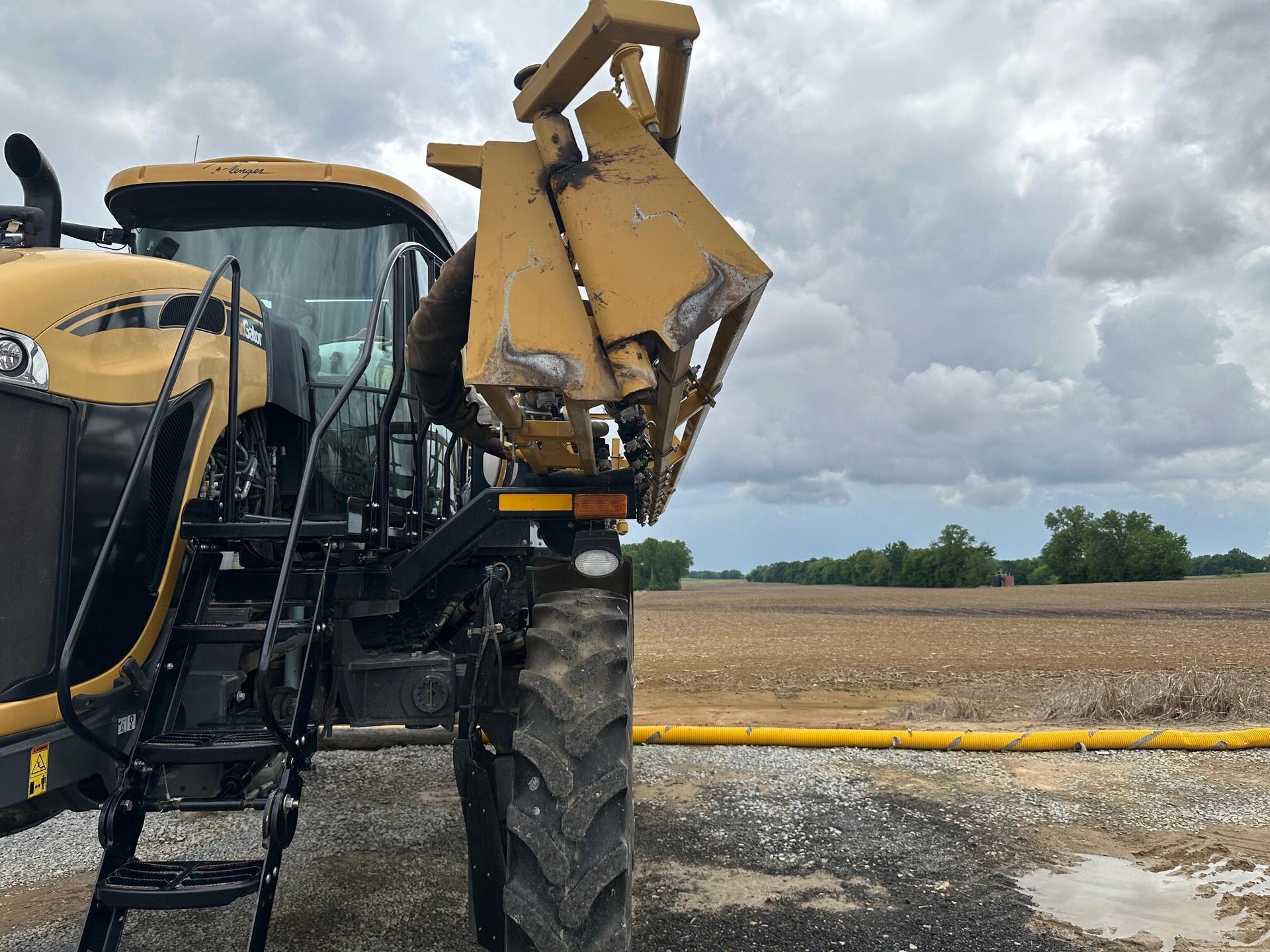 2017 RoGator RG1300B