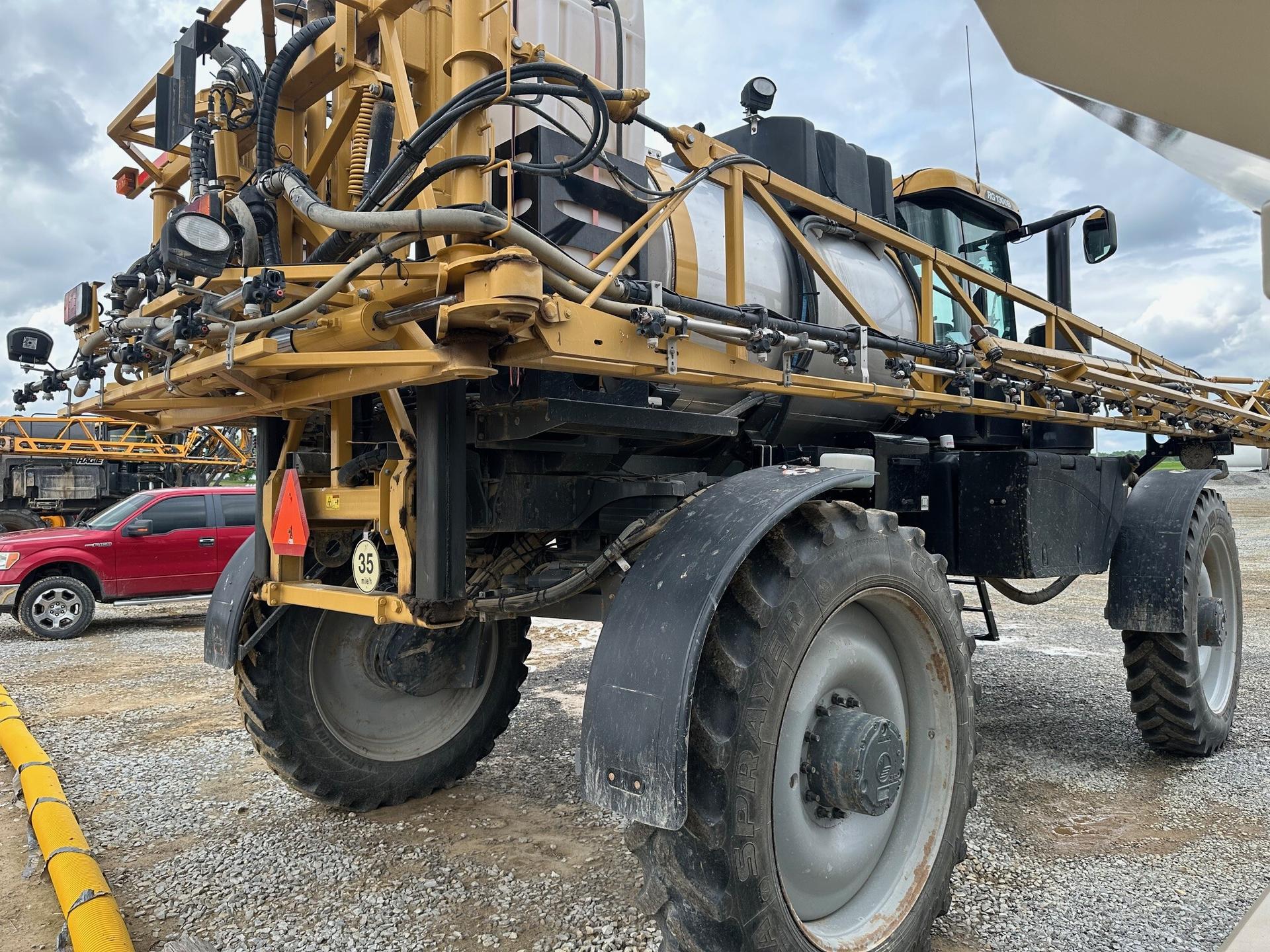 2017 RoGator RG1300B