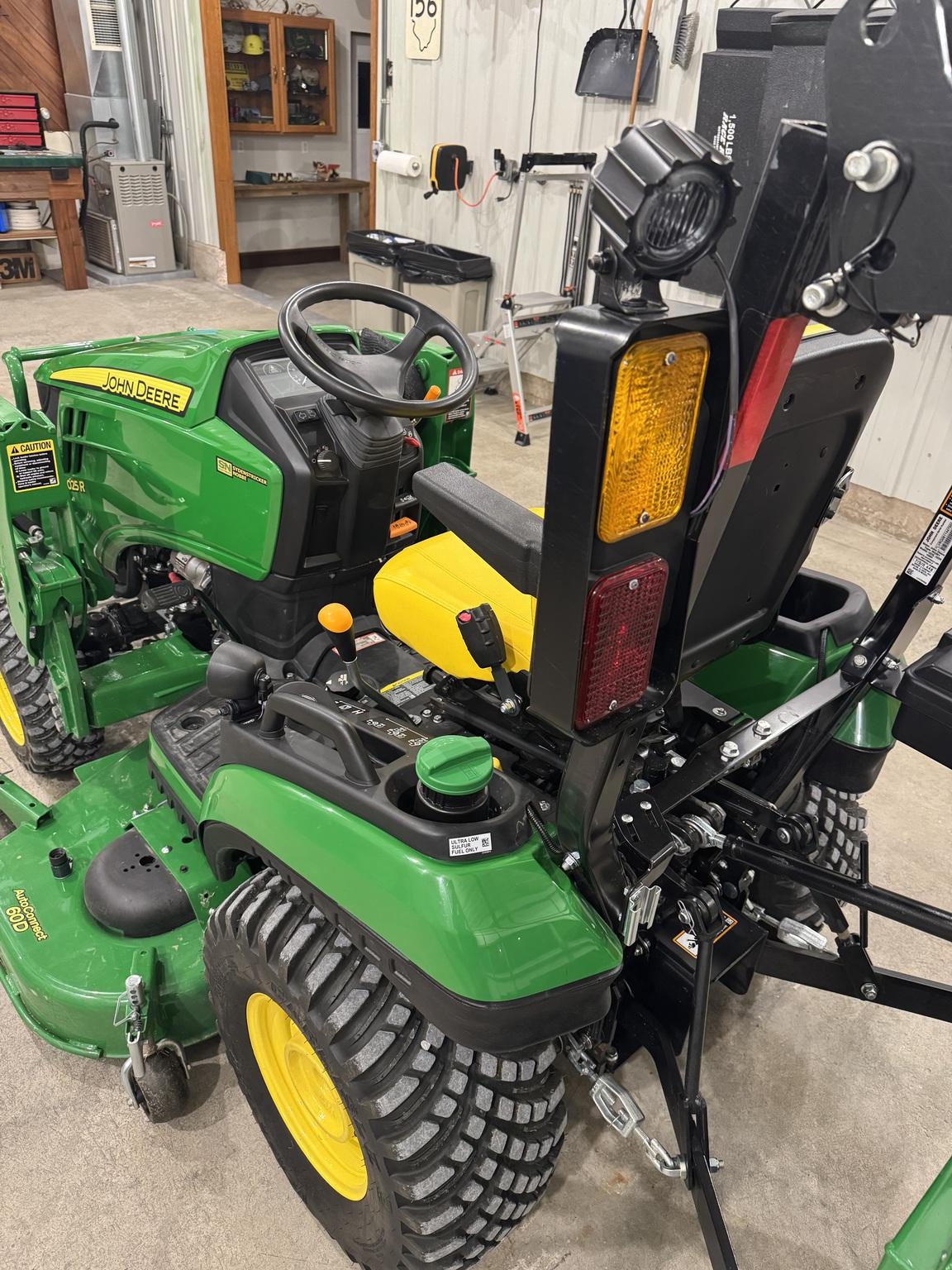 2022 John Deere 1025R Image