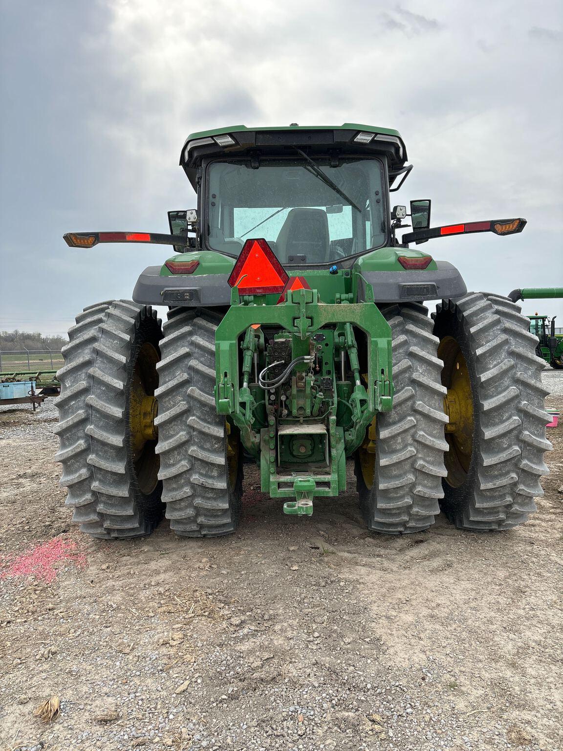 2023 John Deere 8R 340