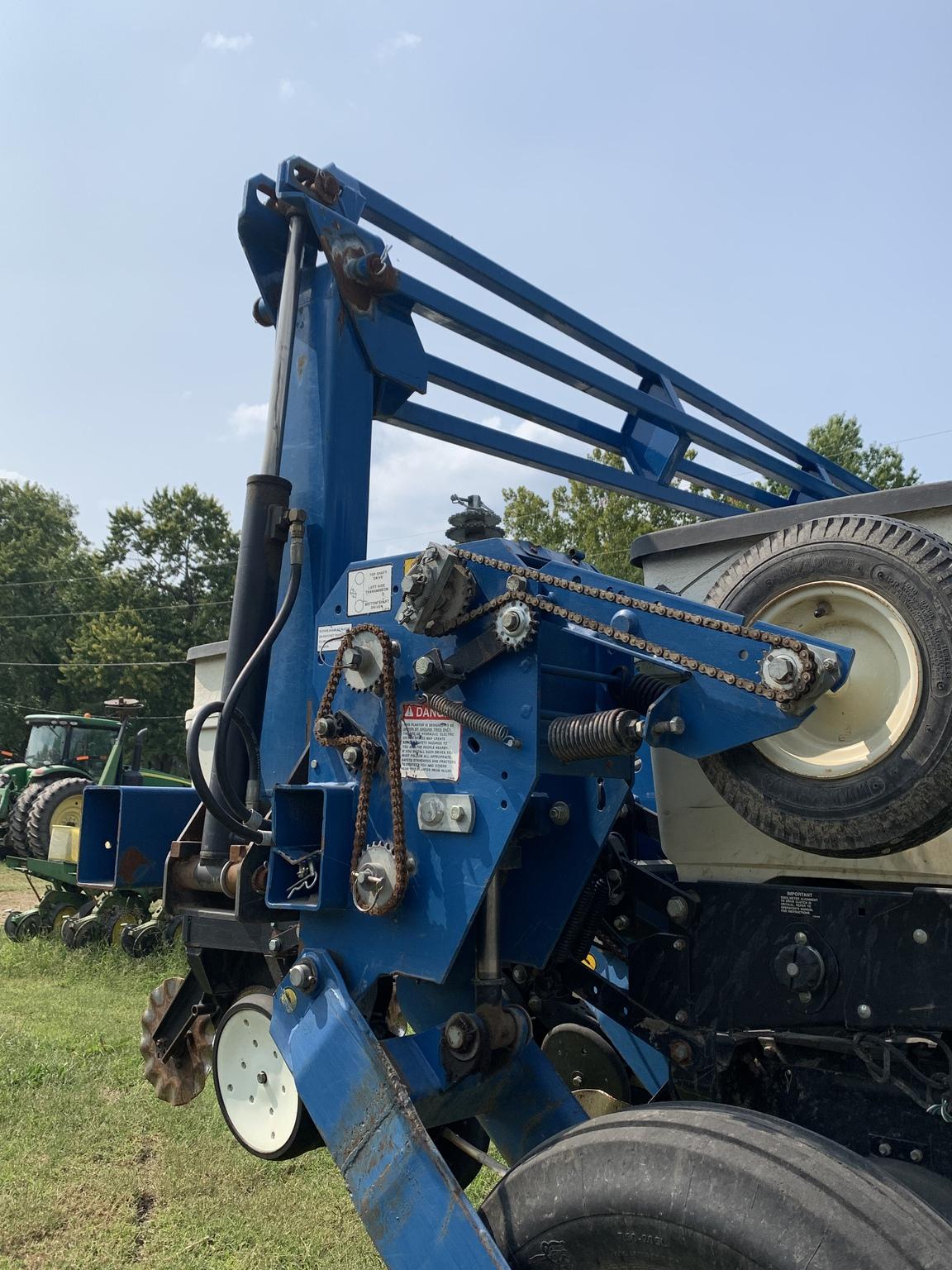 2004 Kinze 3600 Image