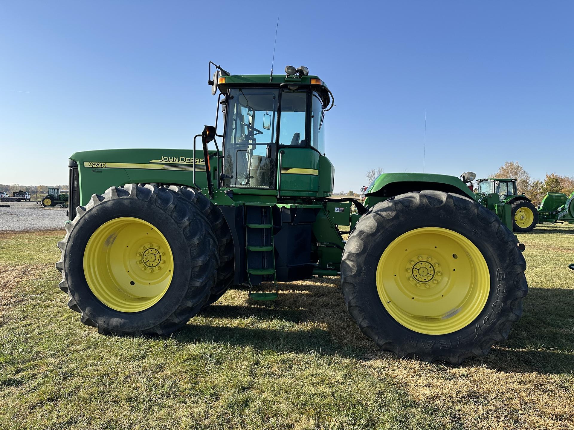 2005 John Deere 9220