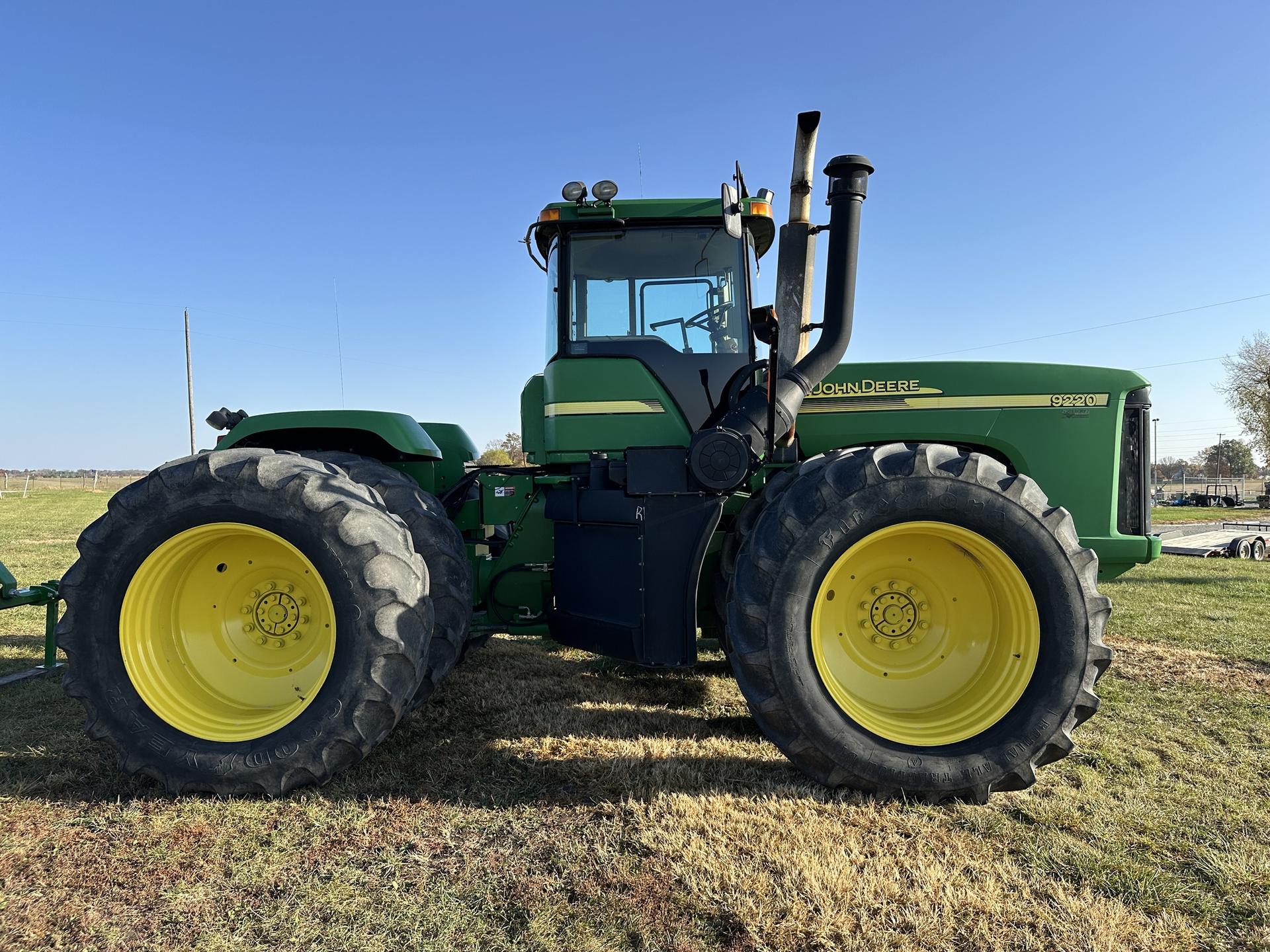 2005 John Deere 9220