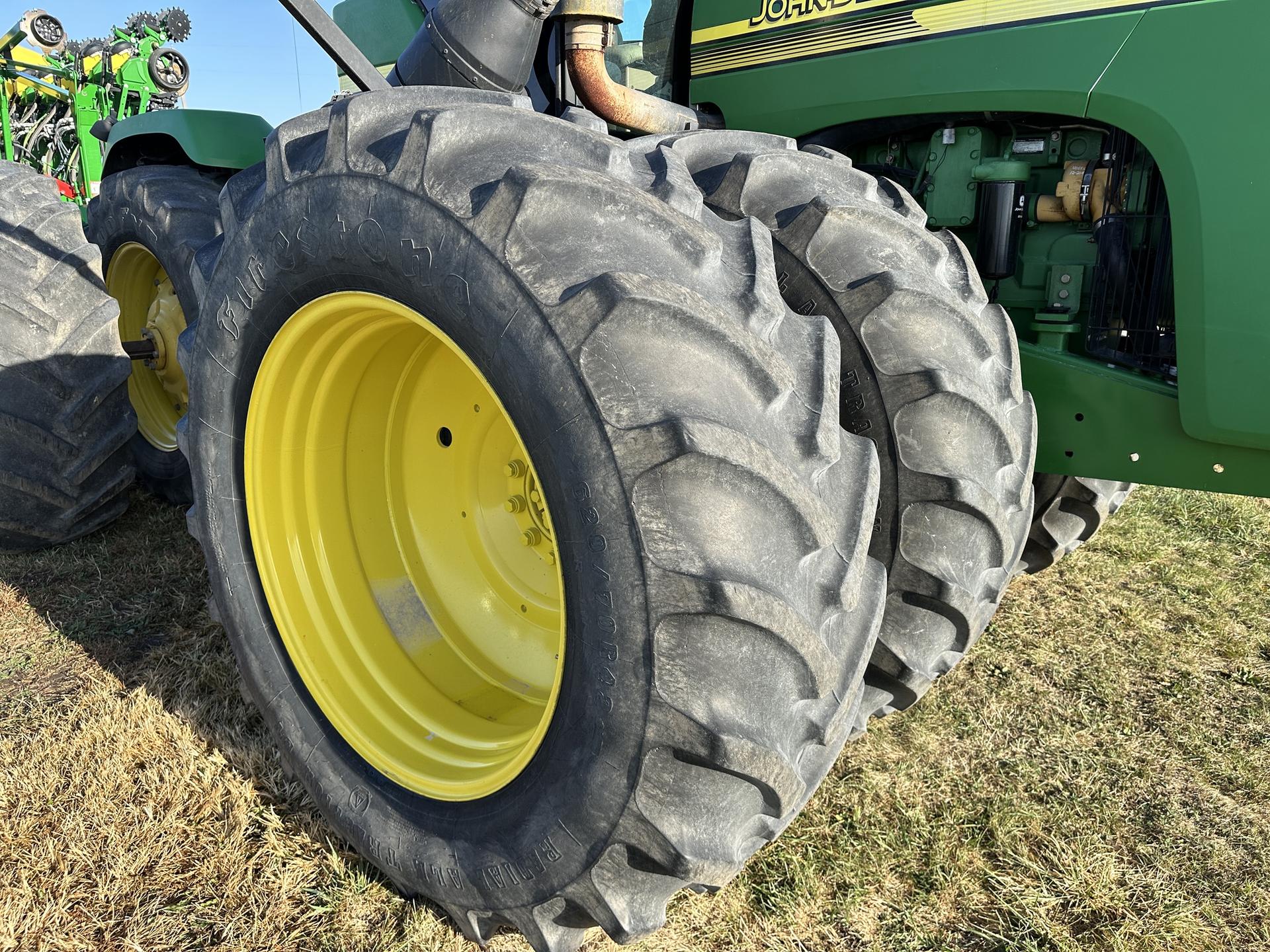 2005 John Deere 9220