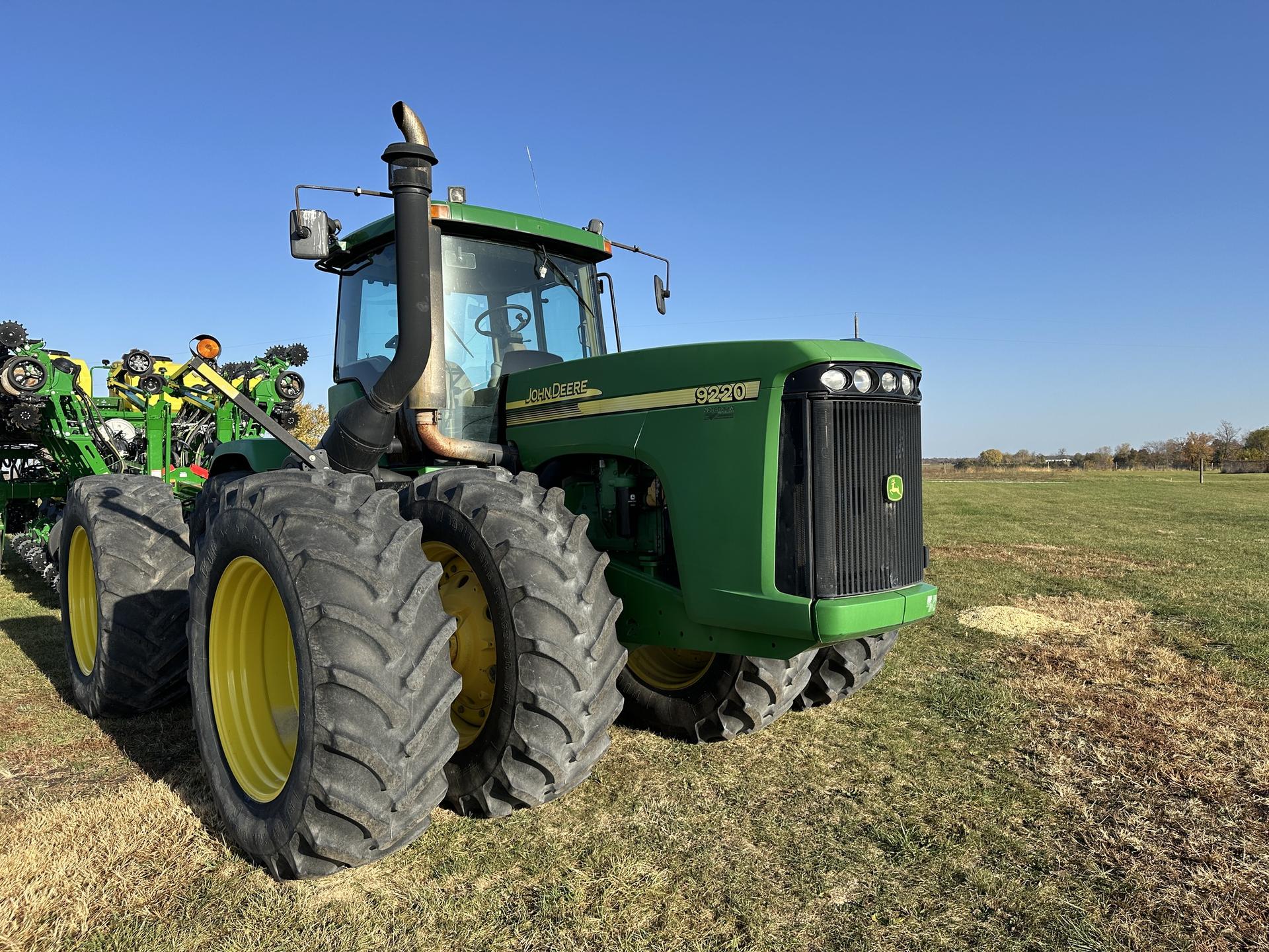 2005 John Deere 9220