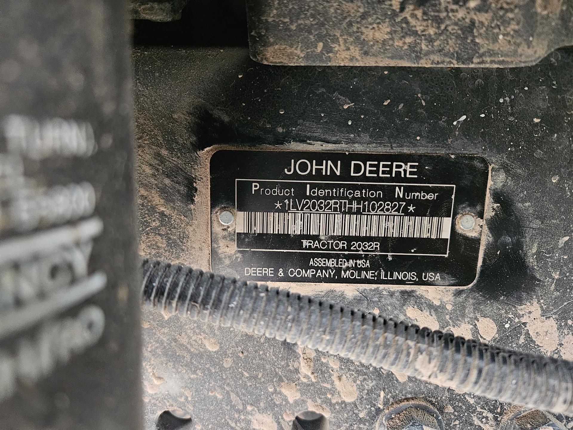 2018 John Deere 2032R Image