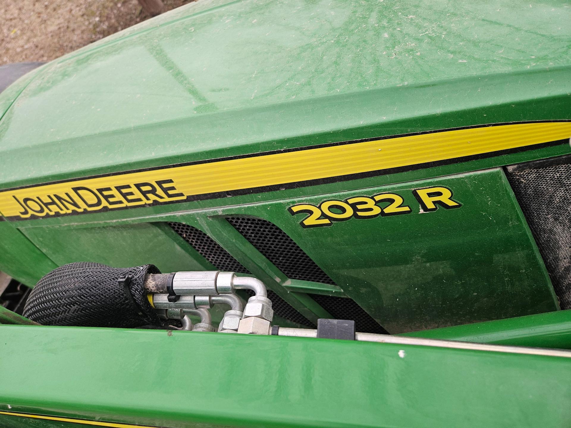 2018 John Deere 2032R Image