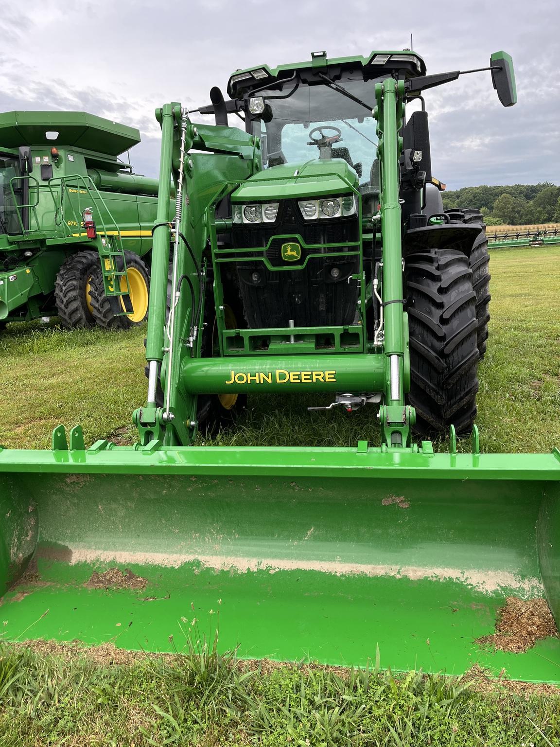 2023 John Deere 7R 210