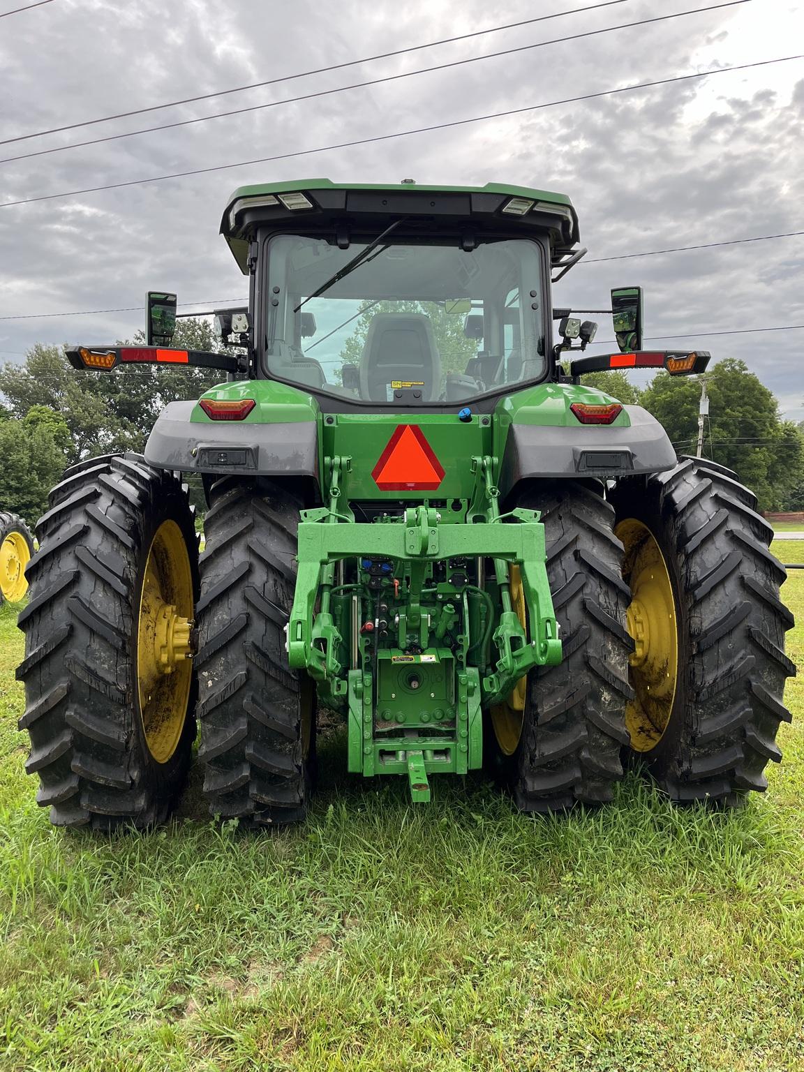 2023 John Deere 7R 210