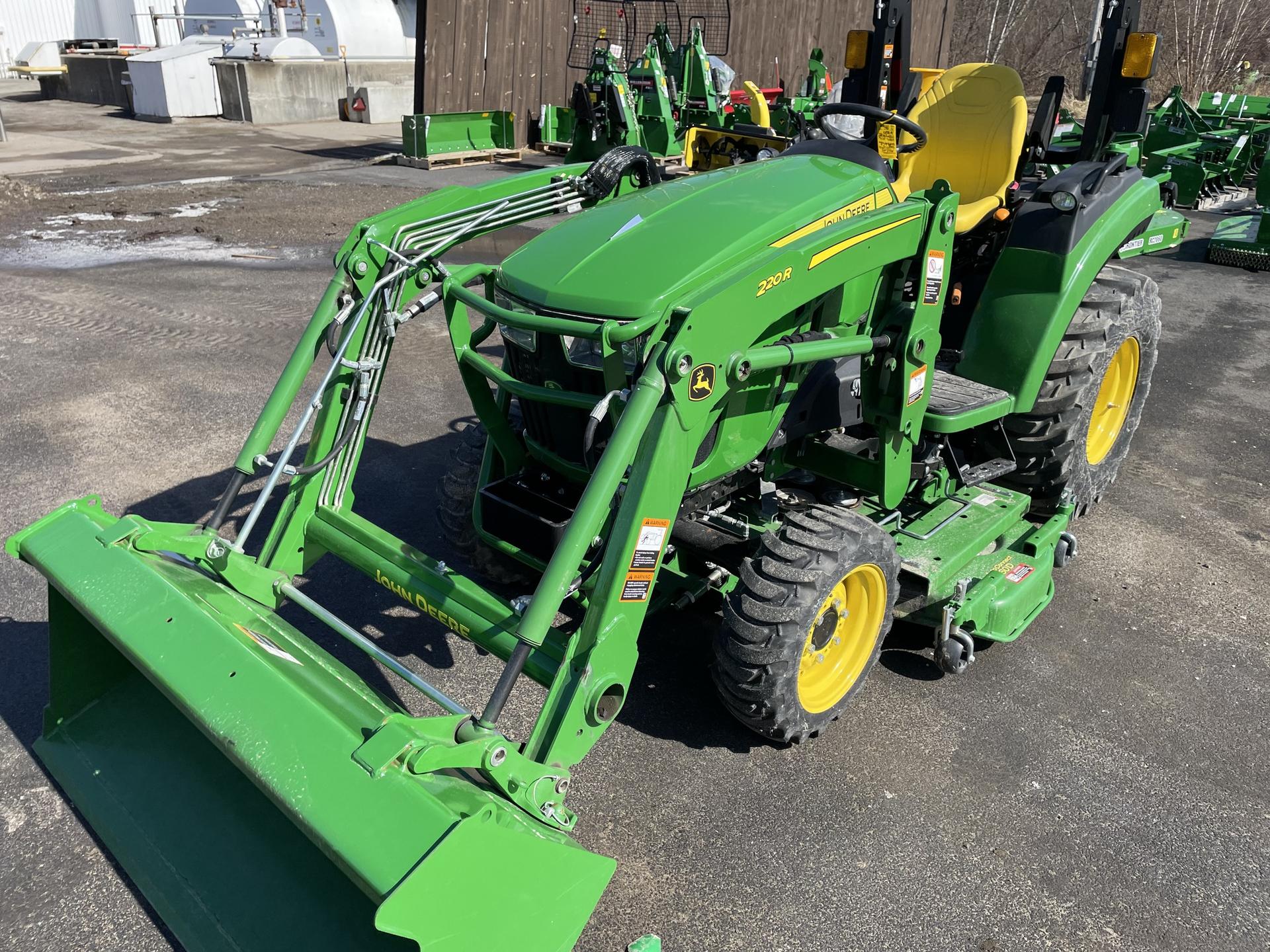 2022 John Deere 2032R