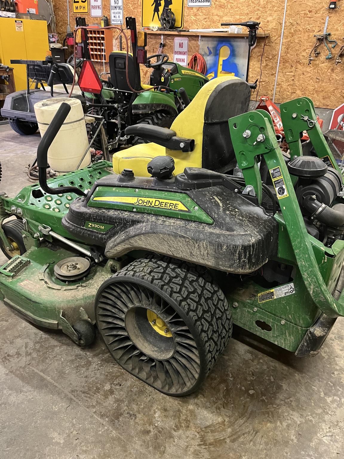 2019 John Deere Z930M