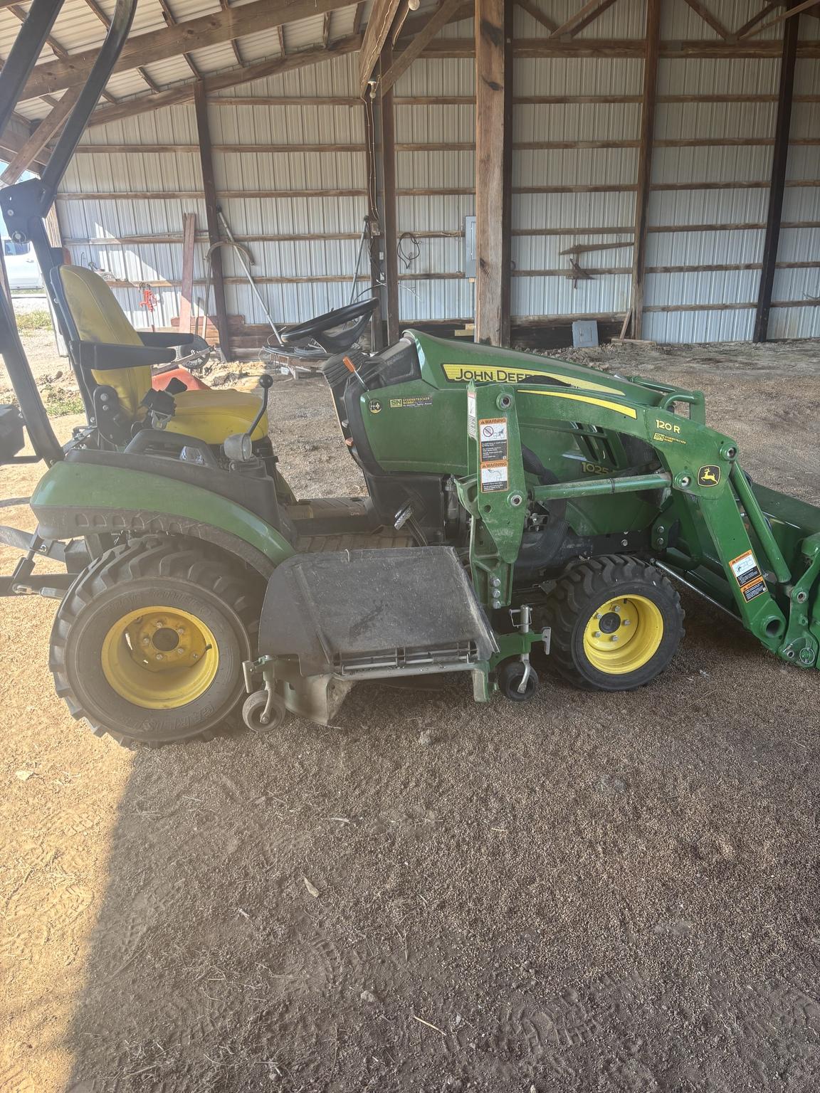 2021 John Deere 1025R Image