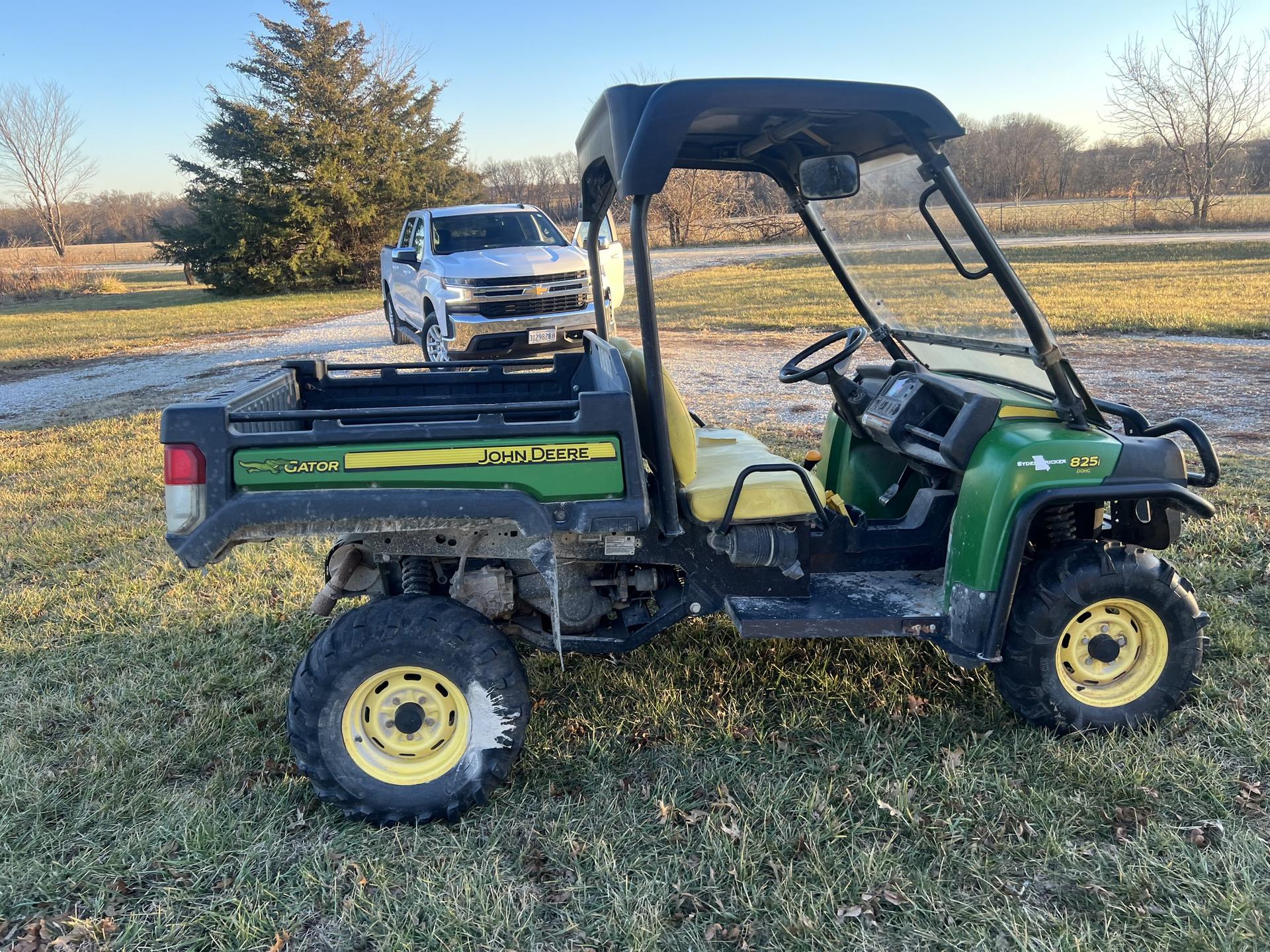 2011 John Deere XUV 825I GREEN