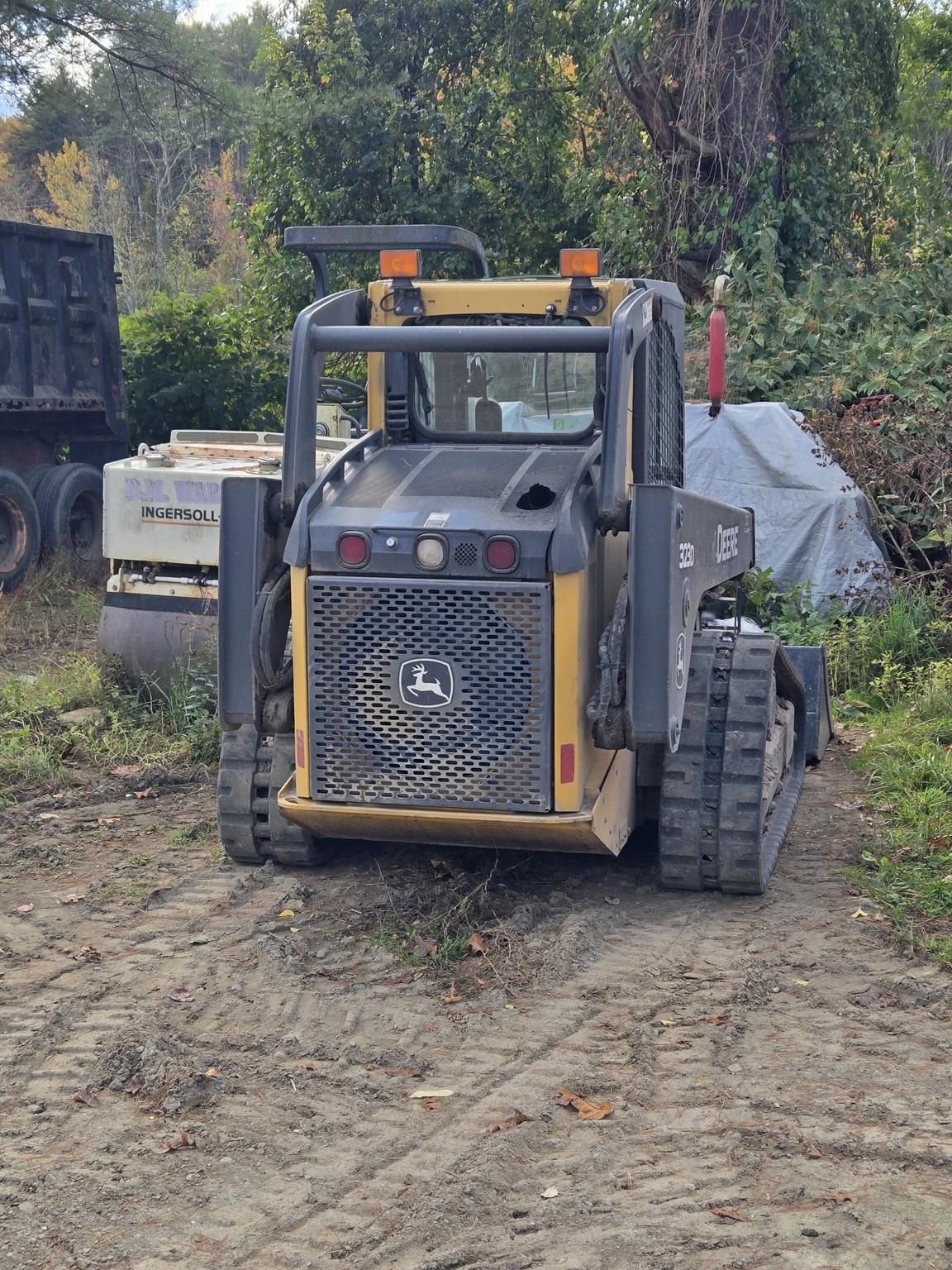 2013 John Deere 323D