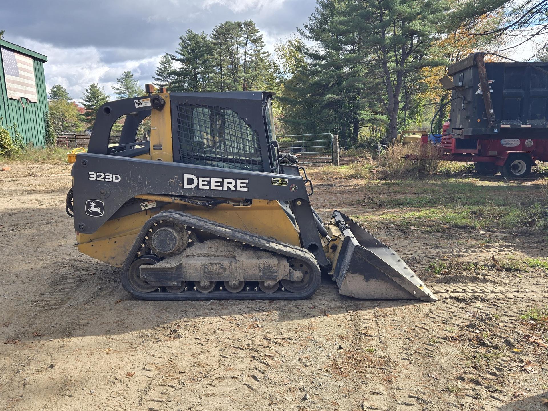 2013 John Deere 323D