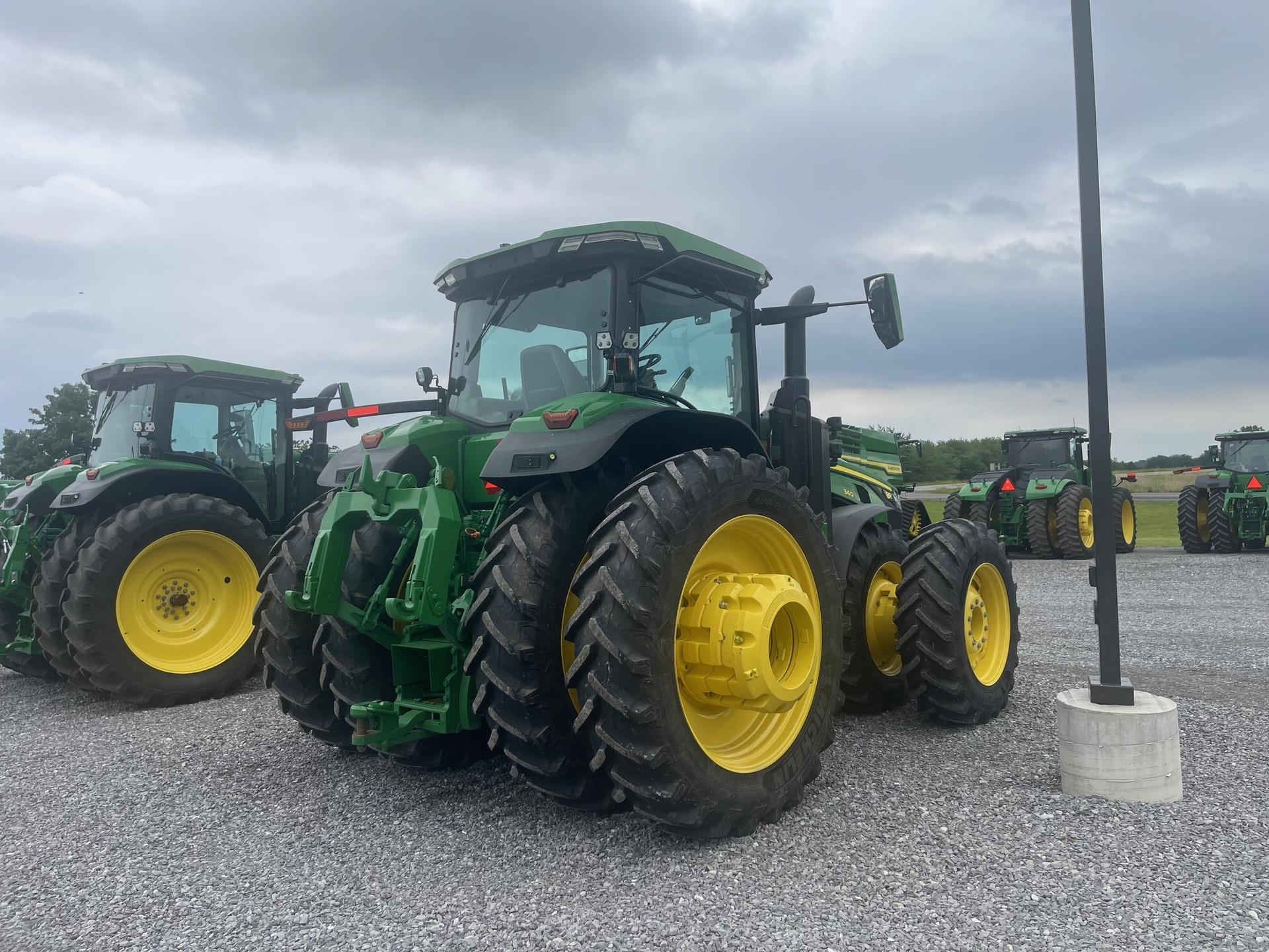 2023 John Deere 8R 340