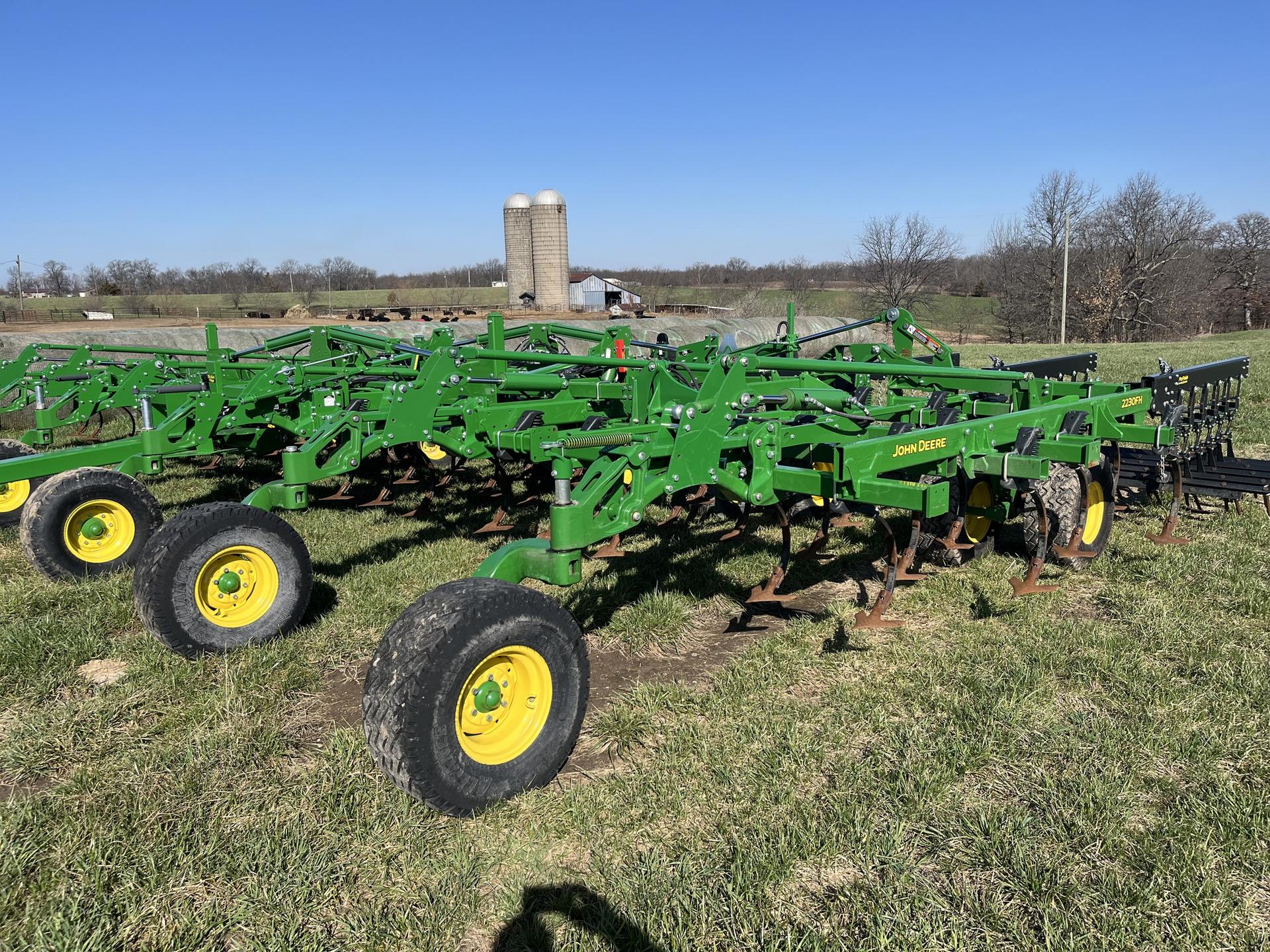 2022 John Deere 2230FH