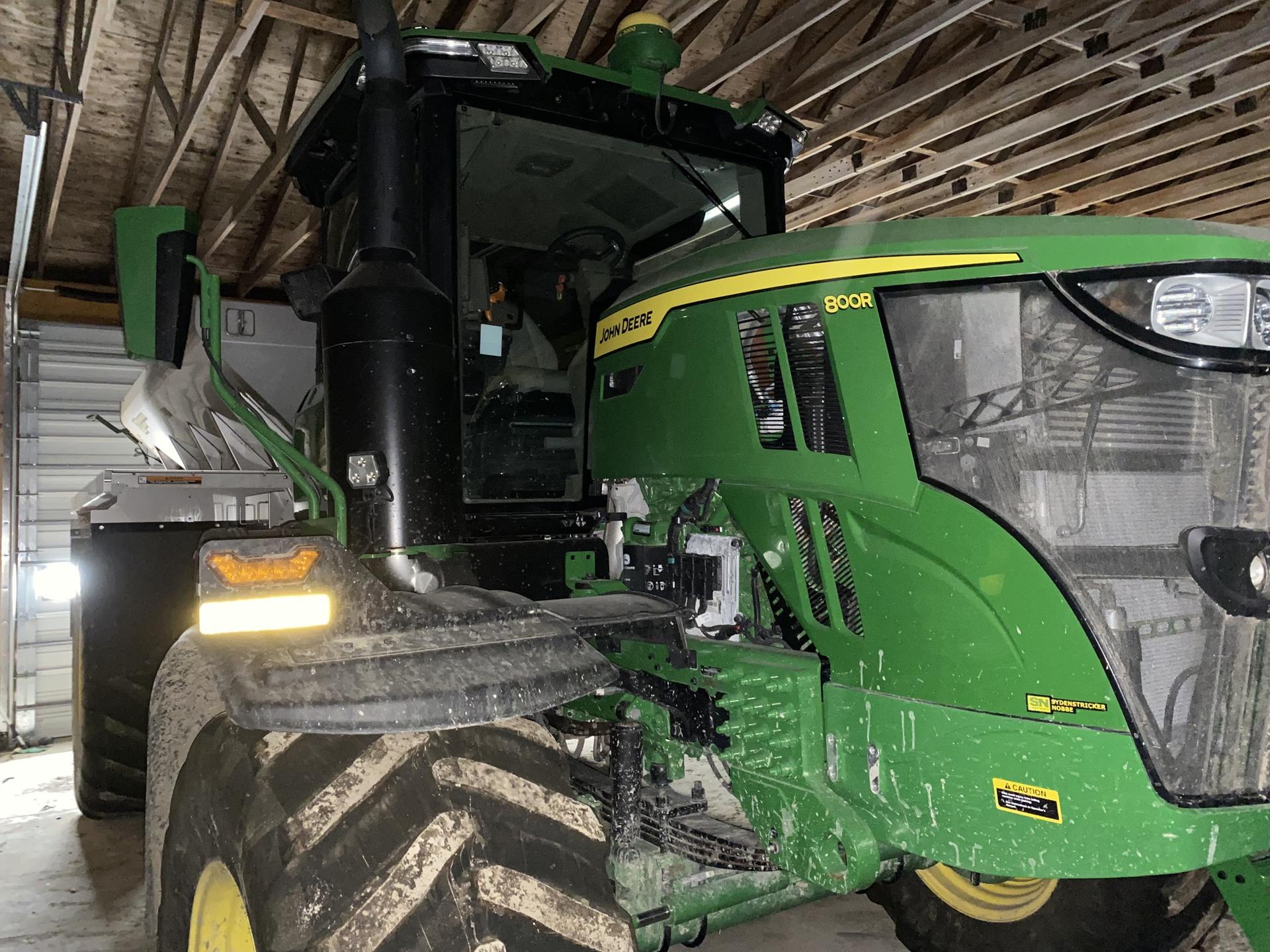 2022 John Deere 800R