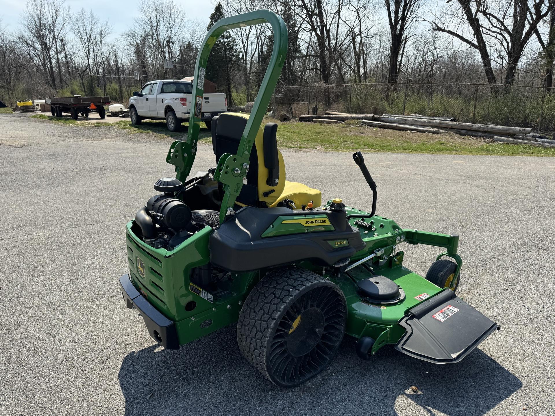 2023 John Deere Z950R Image