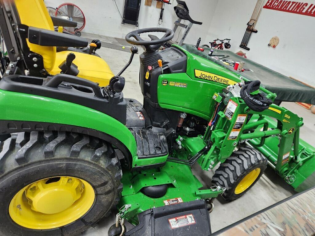 2022 John Deere 2025R