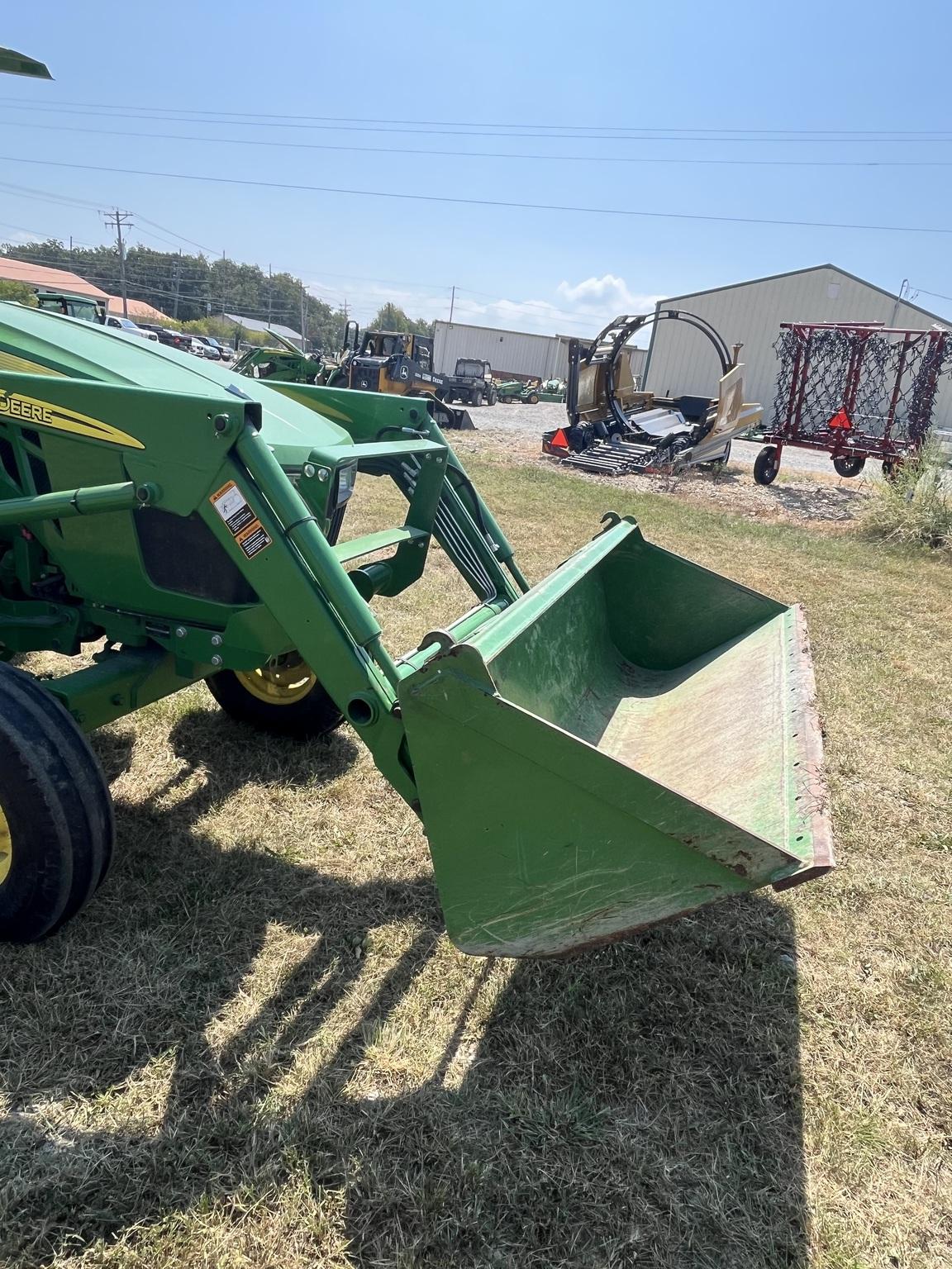 2018 John Deere 5075E