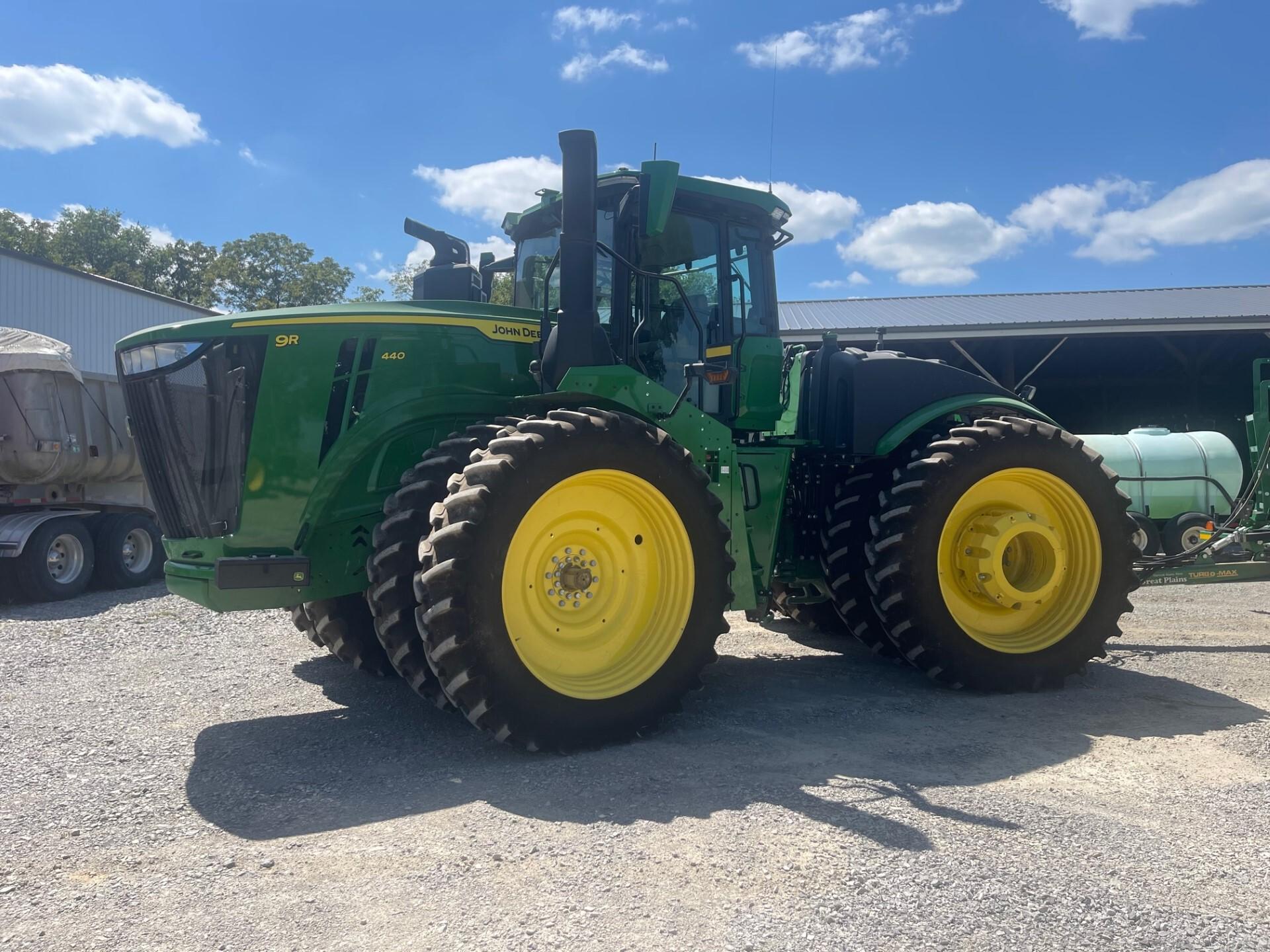 2022 John Deere 9R 440