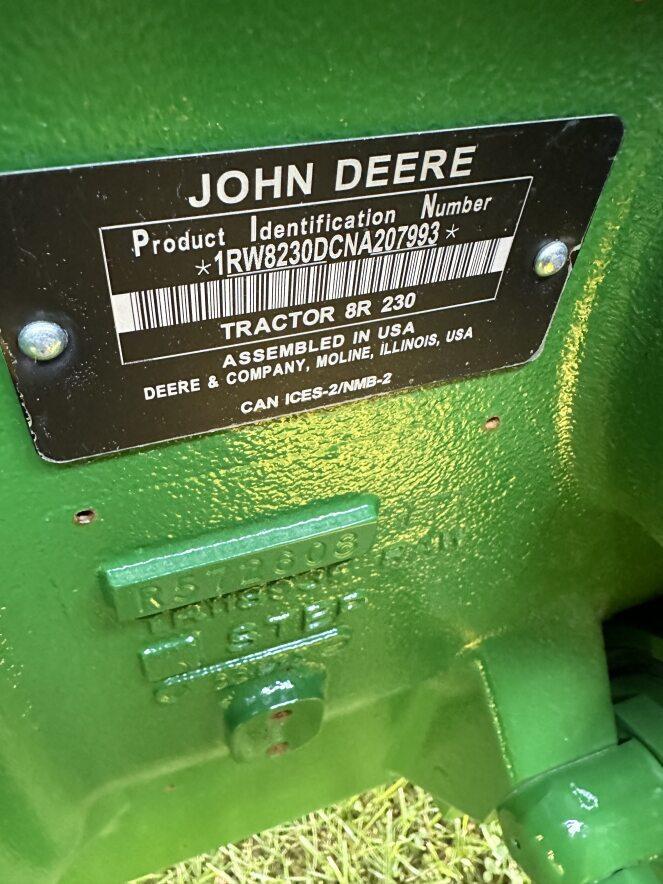 2023 John Deere 8R 230