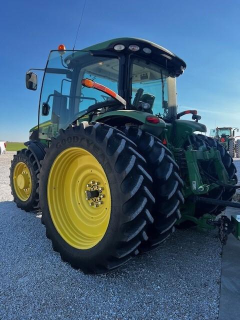 2011 John Deere 7230R Image