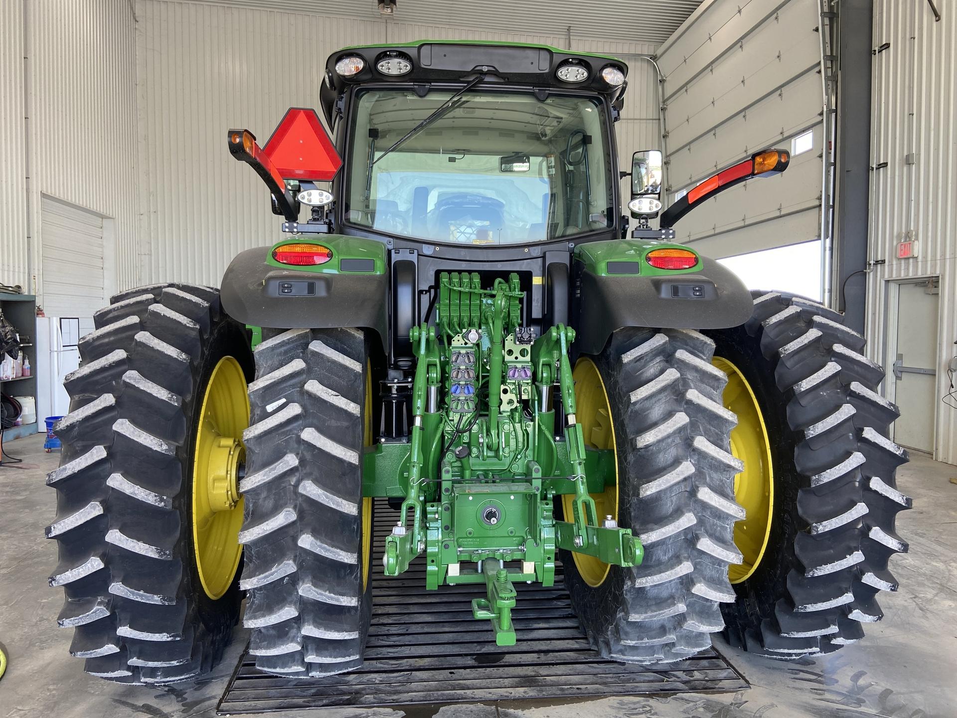 2023 John Deere 6R 175