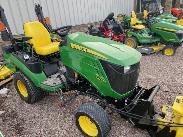 2017 John Deere 1025R