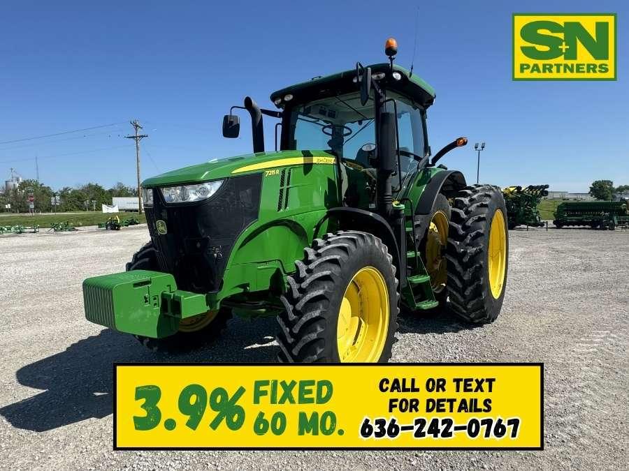 2011 John Deere 7215R