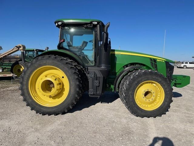 2017 John Deere 8370R