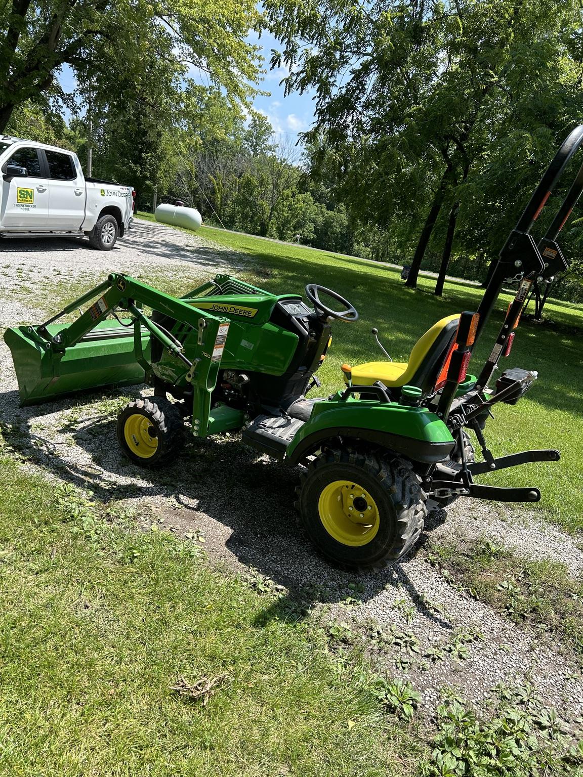 2017 John Deere 1023E