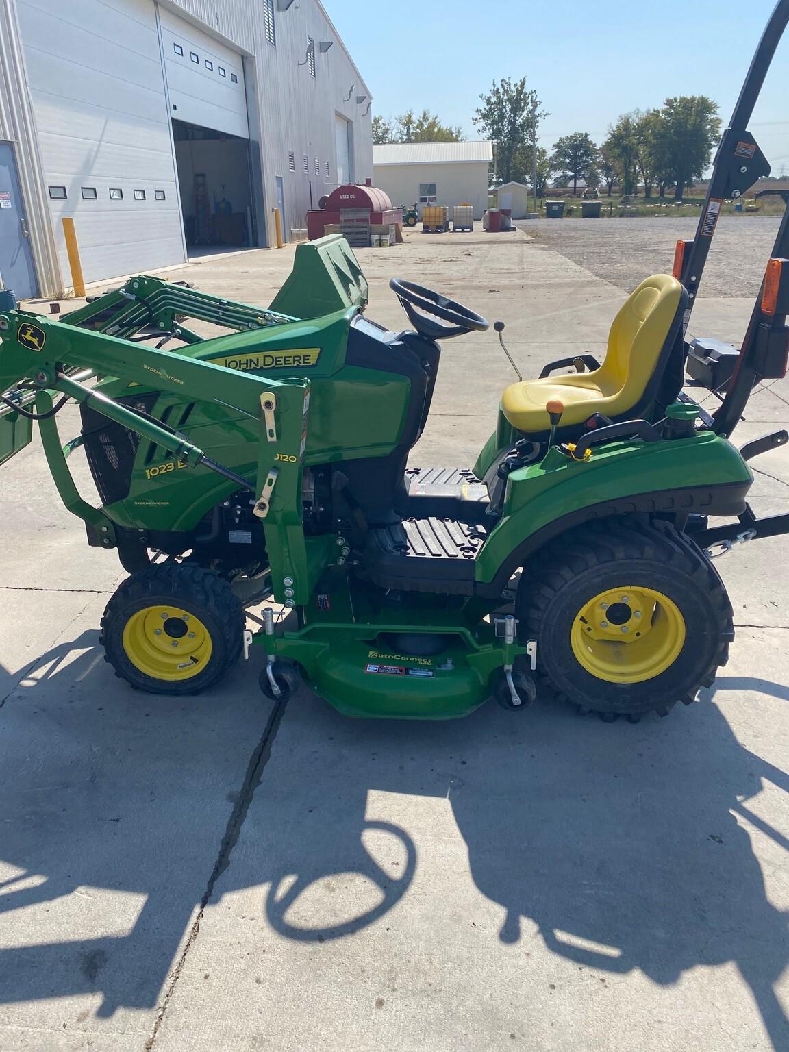 2017 John Deere 1023E