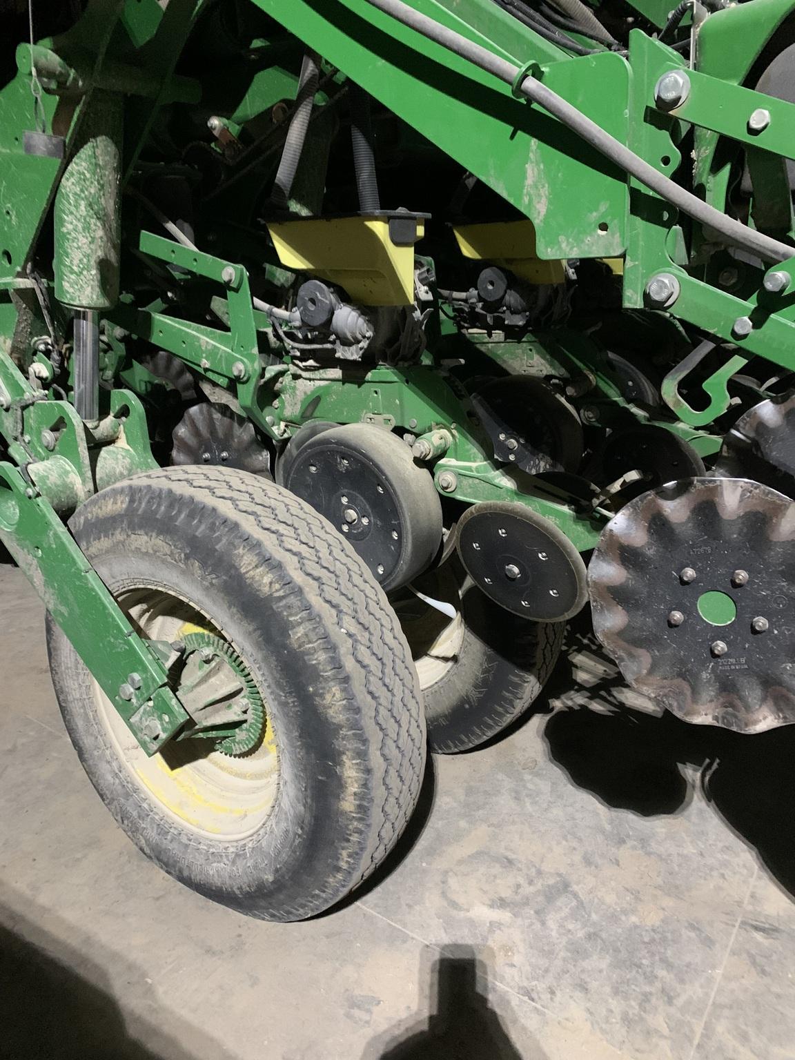 2015 John Deere 1795 Image