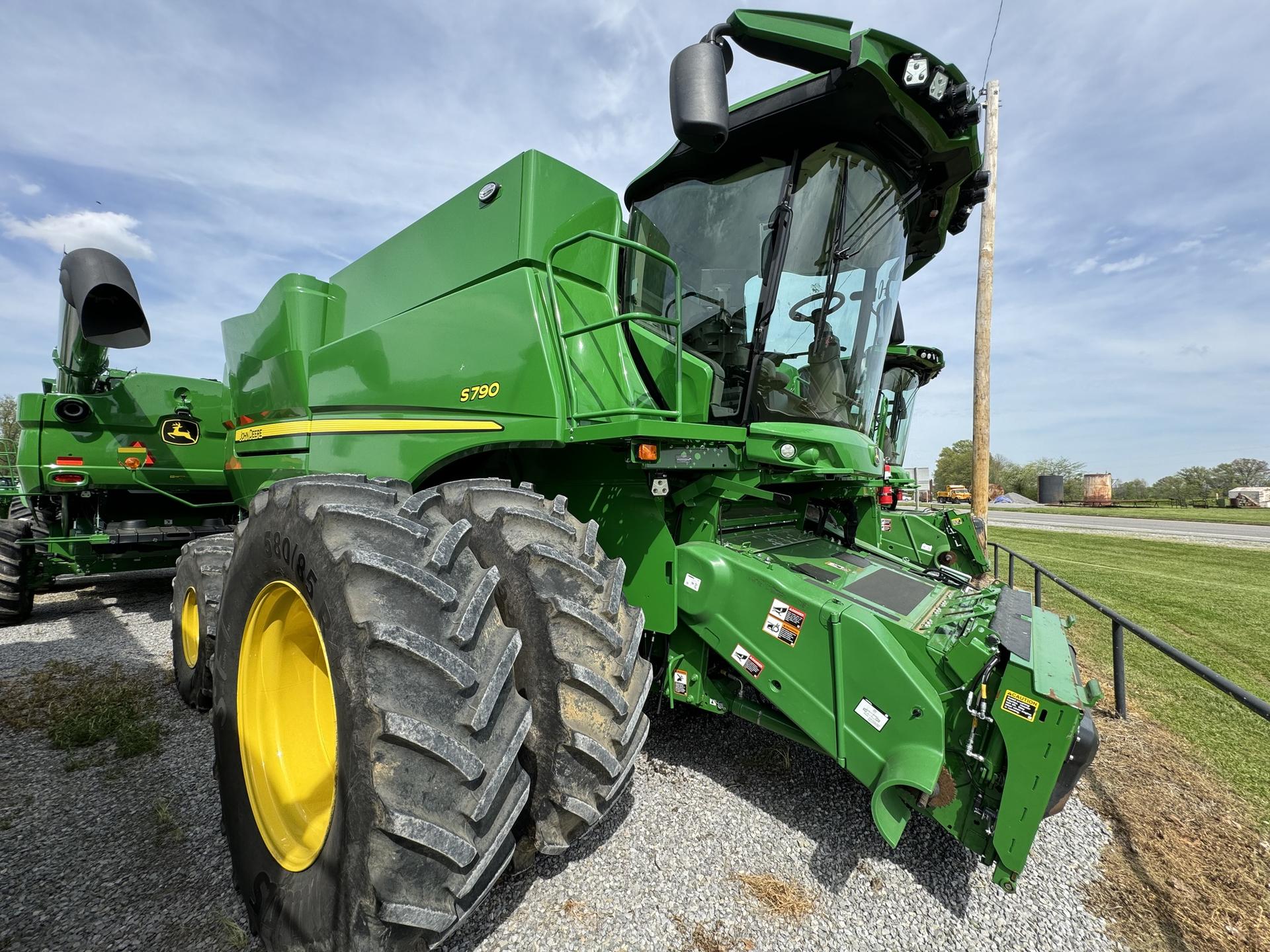 2023 John Deere S790