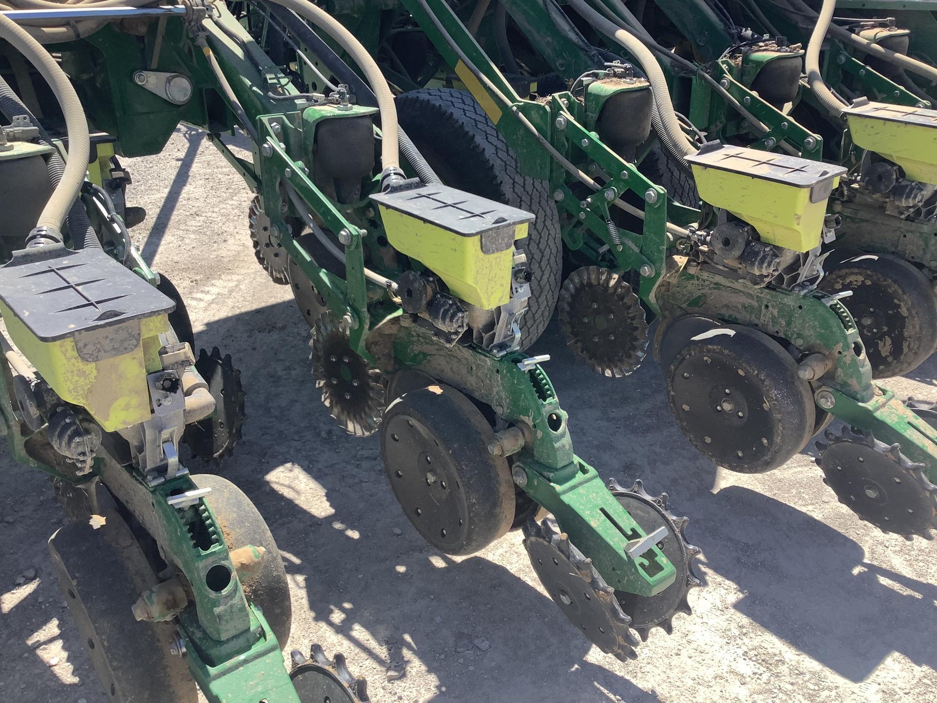 2017 John Deere 1795