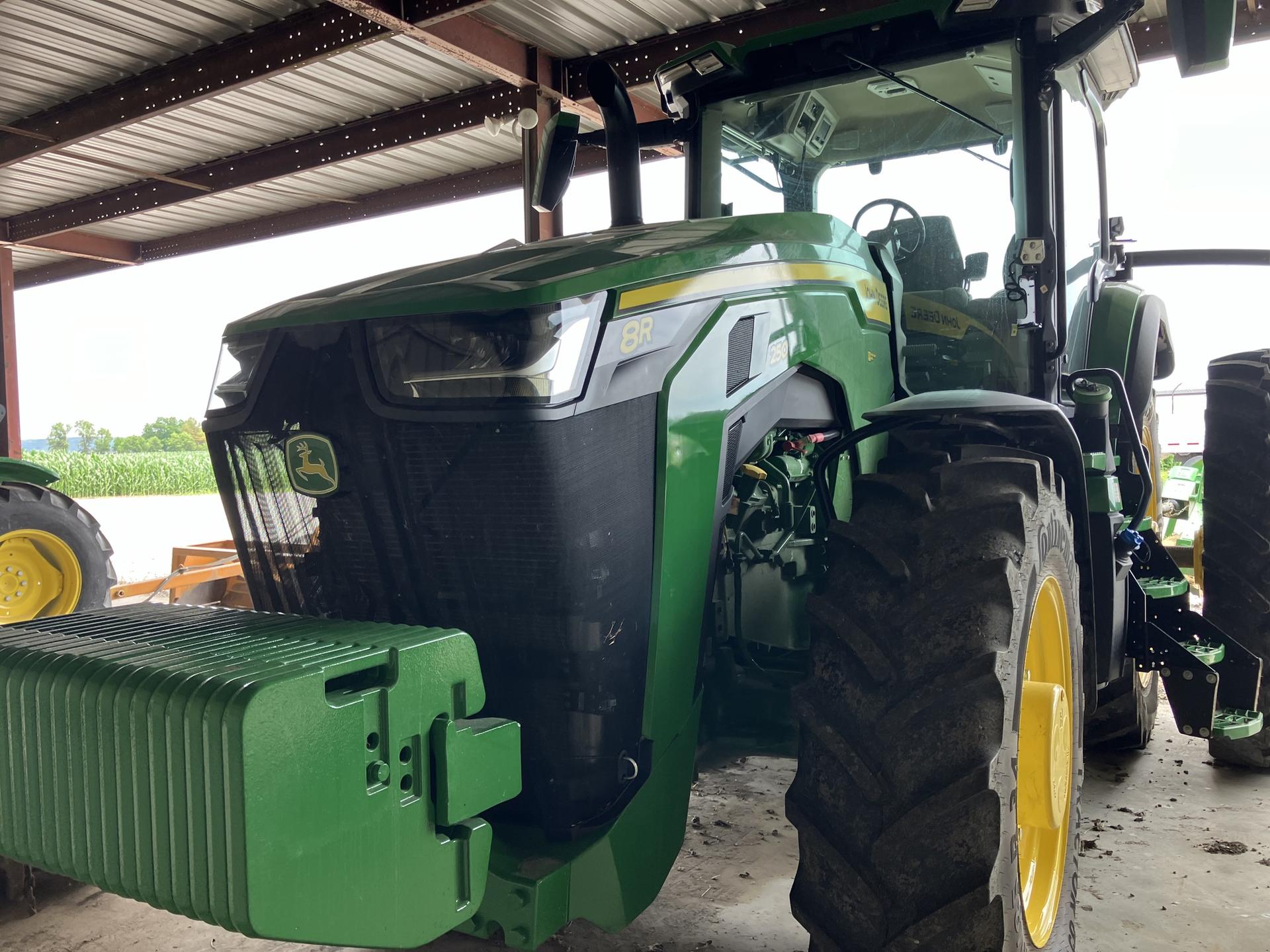 2024 John Deere 8R 250