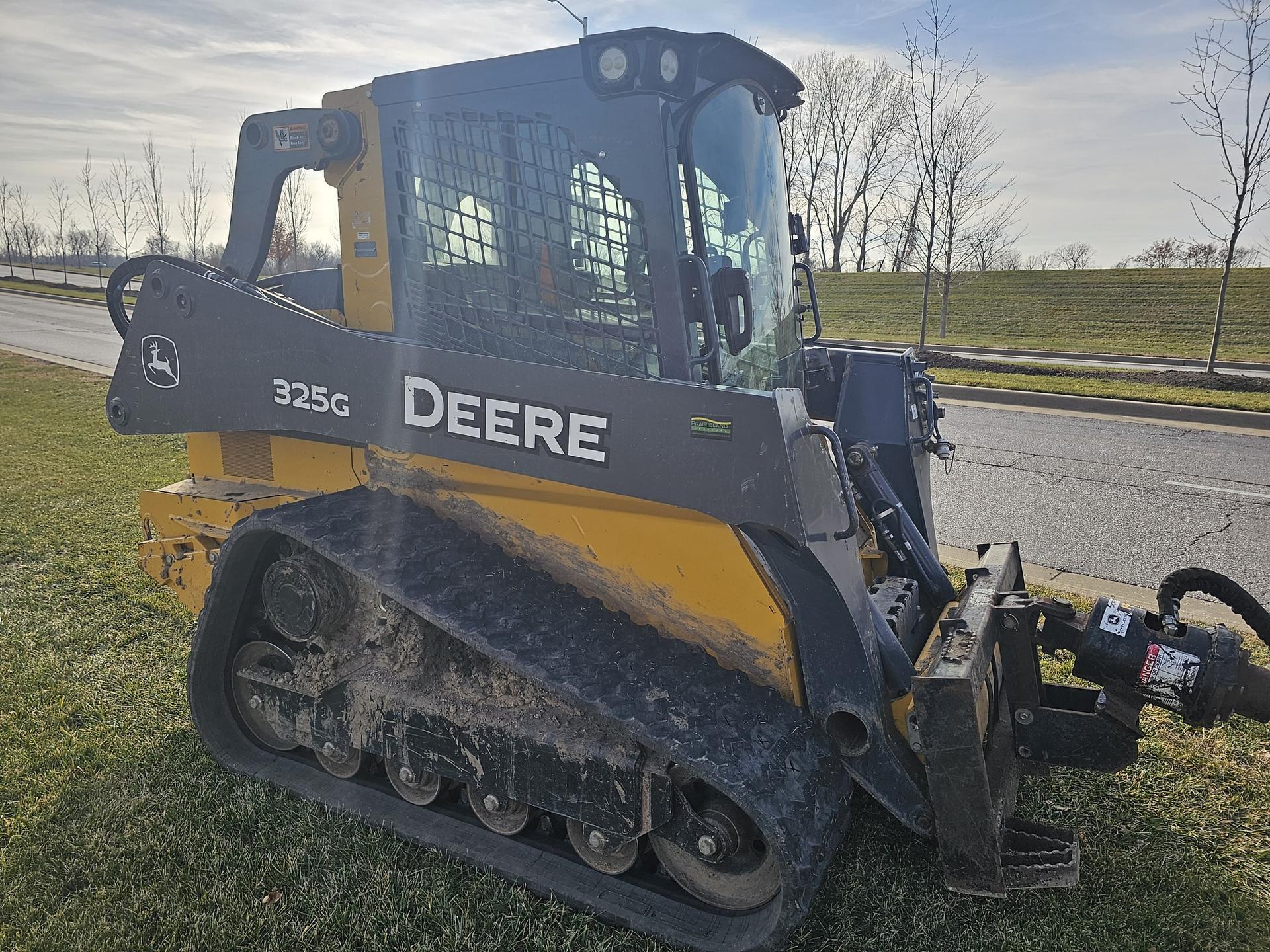 2019 John Deere 325G